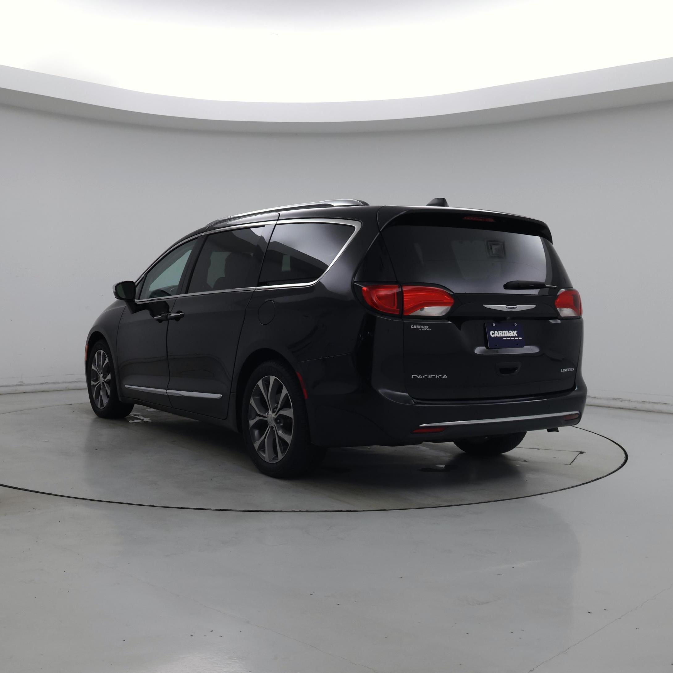 Thumbnail: 2017 Chrysler Pacifica - 2