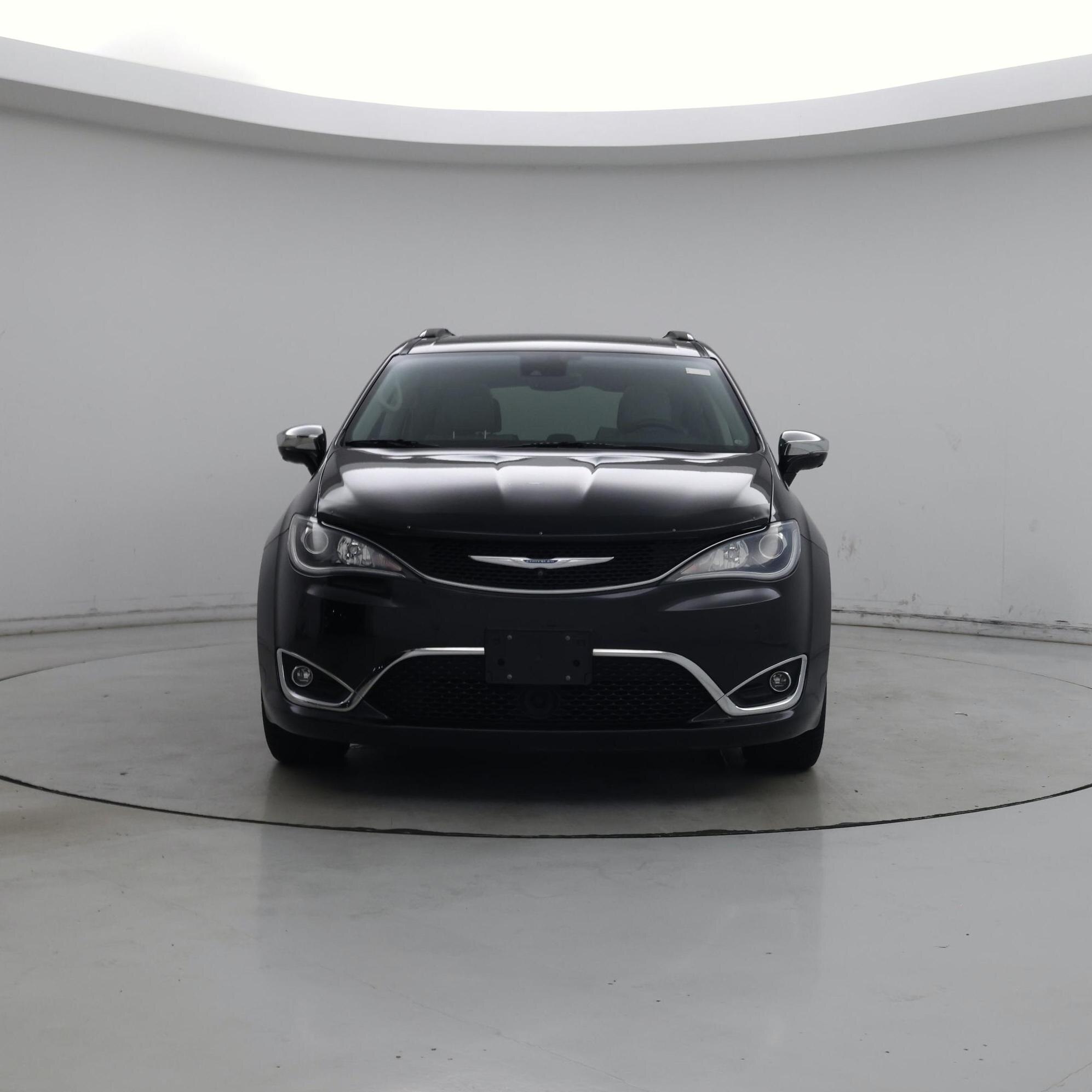 Thumbnail: 2017 Chrysler Pacifica - 5