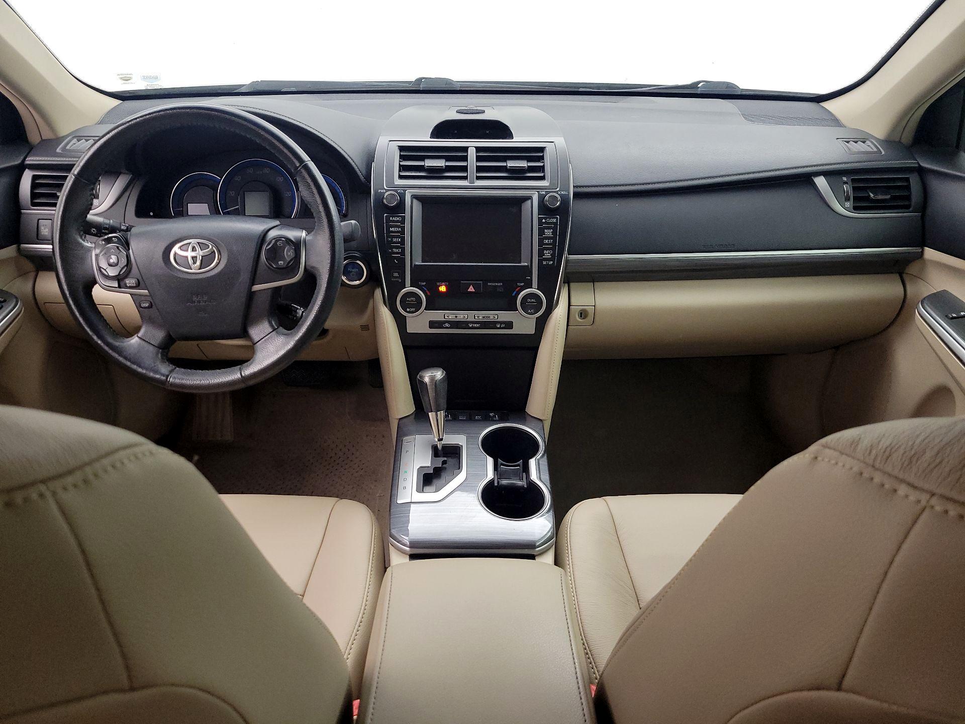 Thumbnail: 2013 Toyota Camry - 9