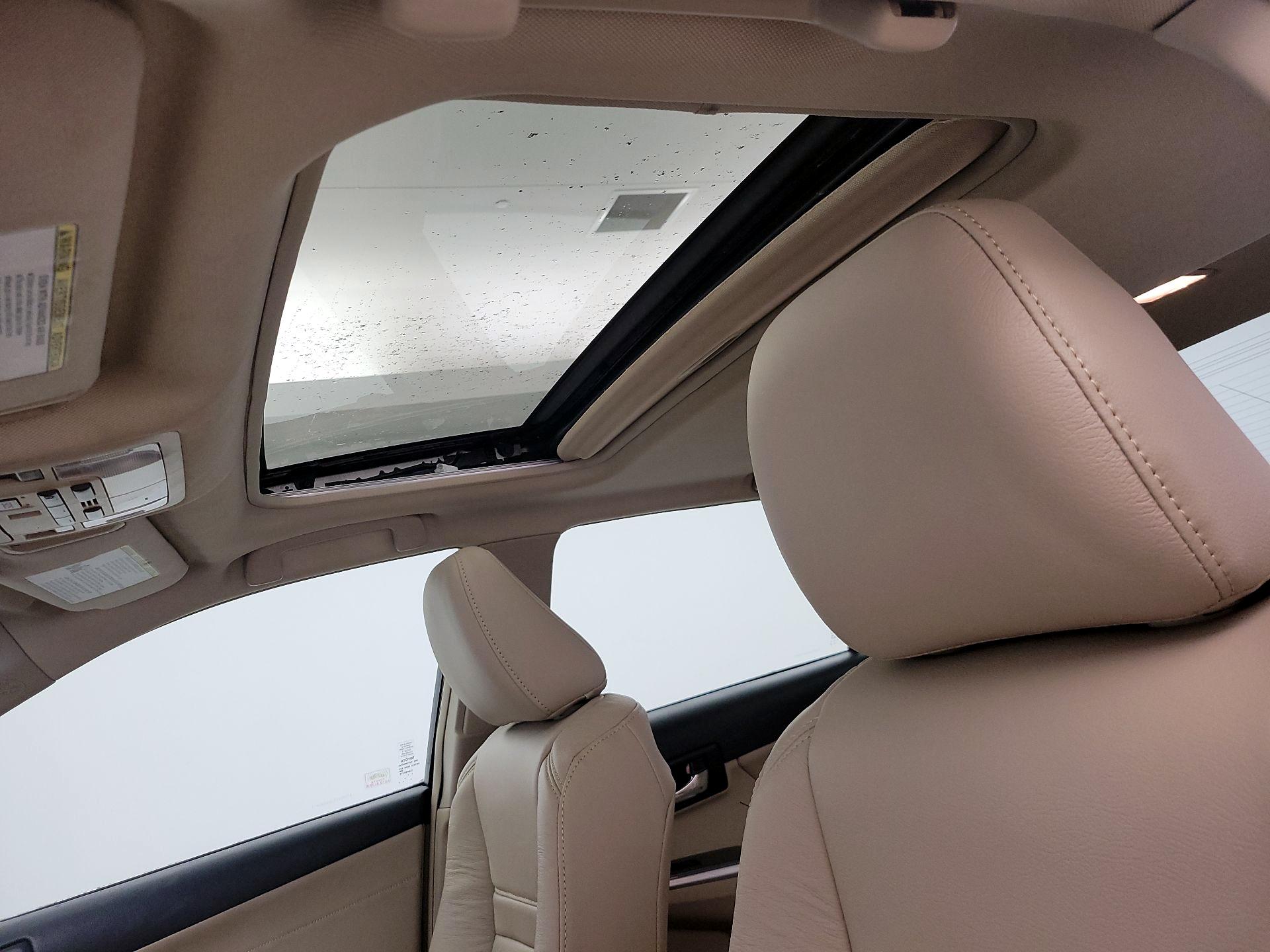 Thumbnail: 2013 Toyota Camry - 20