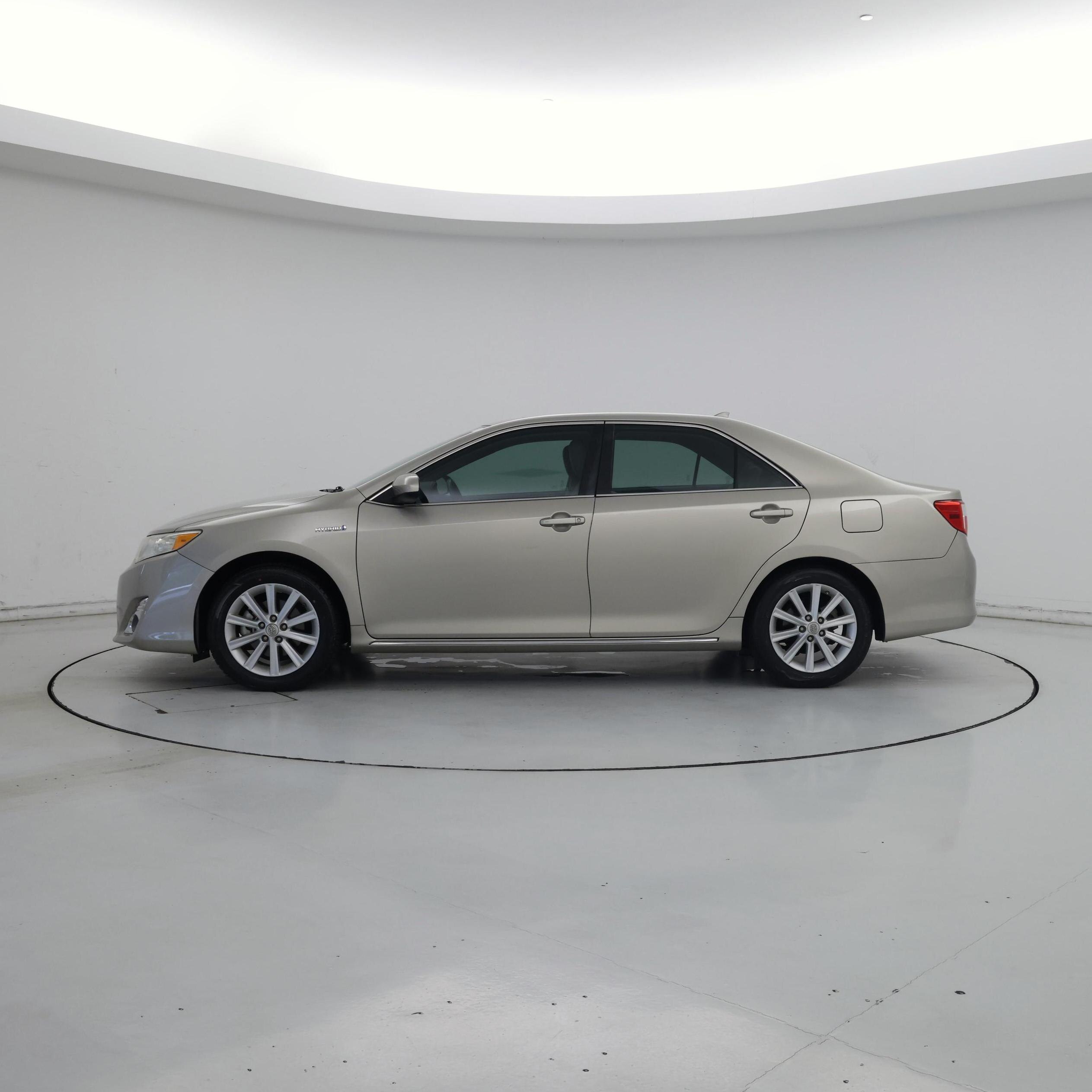 Thumbnail: 2013 Toyota Camry - 3