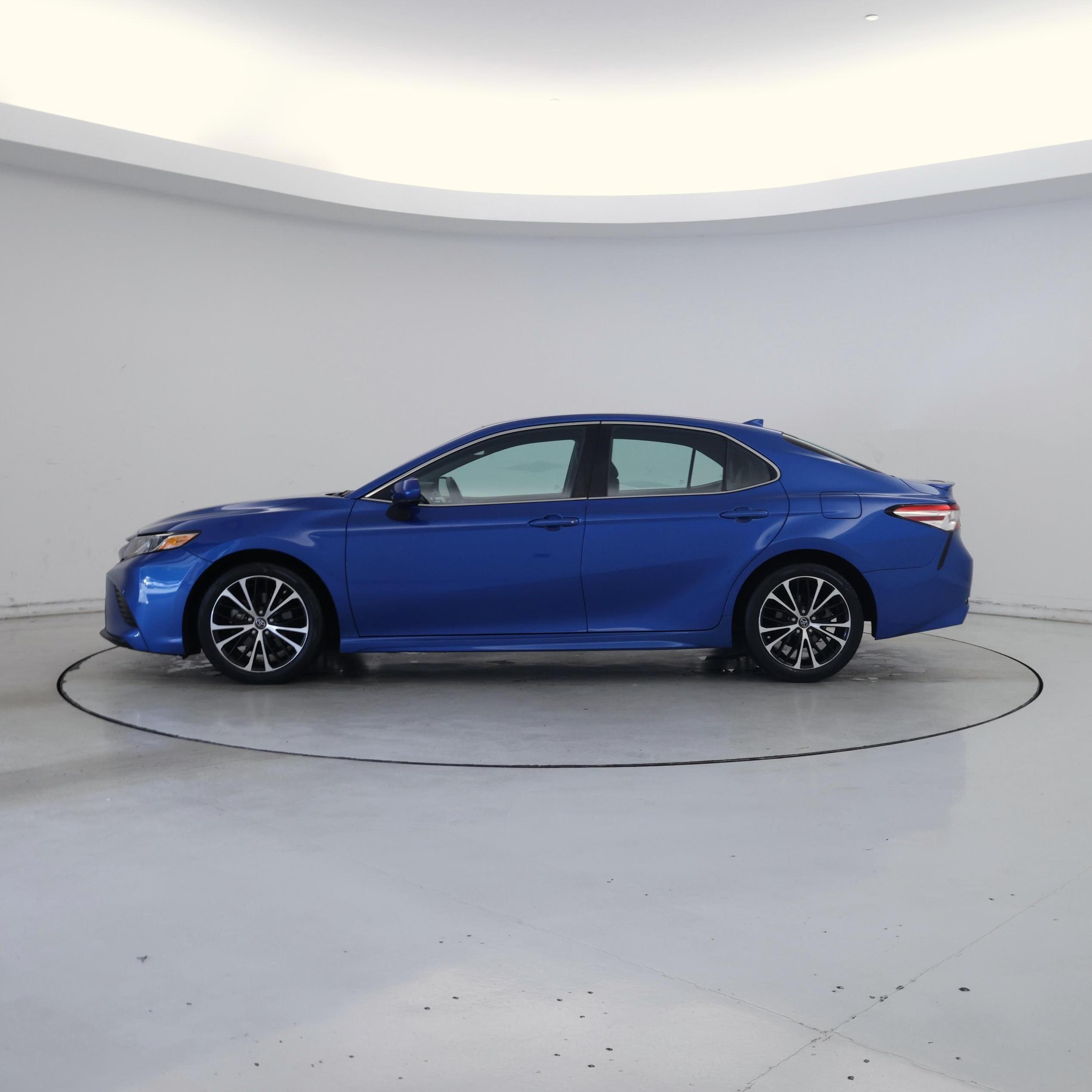 Thumbnail: 2020 Toyota Camry - 3