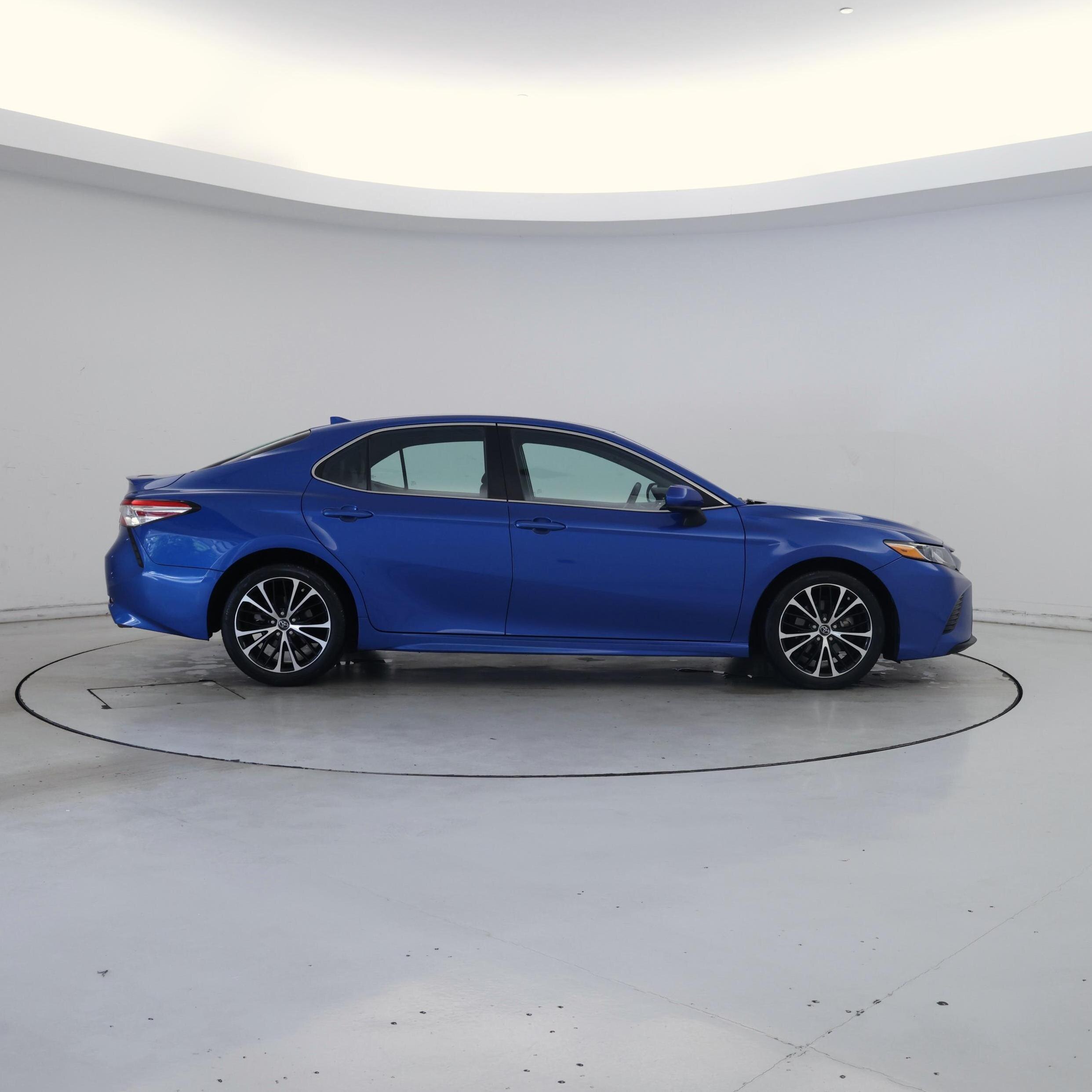 Thumbnail: 2020 Toyota Camry - 7