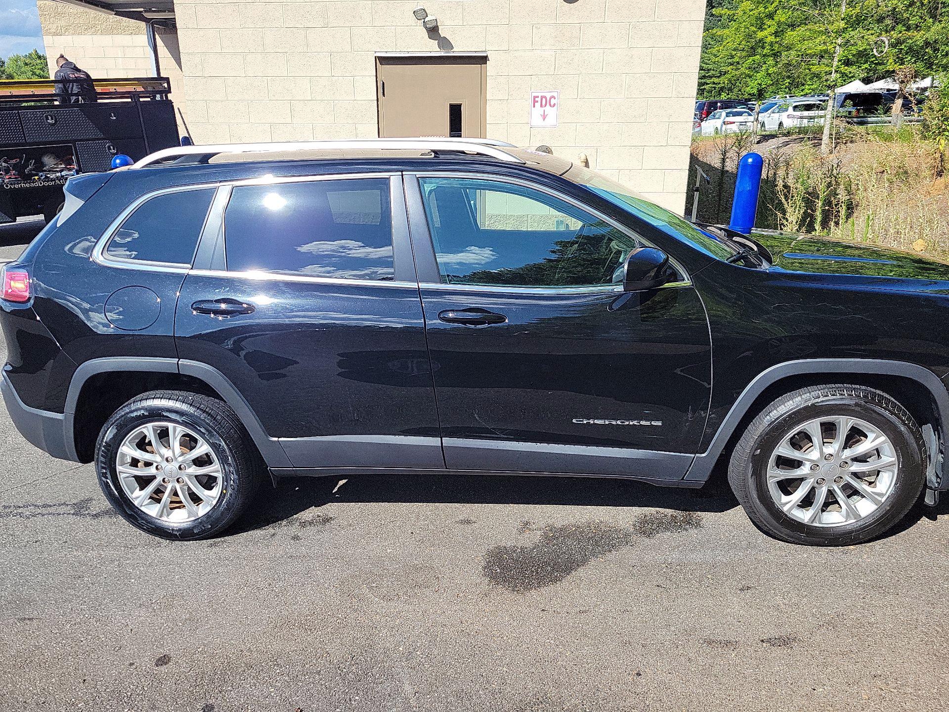 Thumbnail: 2019 Jeep Cherokee - 4