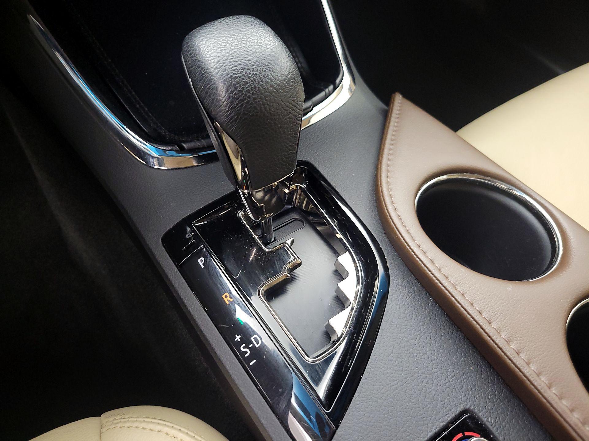 Thumbnail: 2016 Toyota Avalon - 17