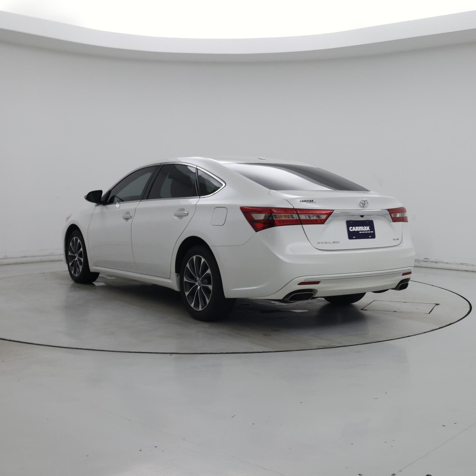 Thumbnail: 2016 Toyota Avalon - 2