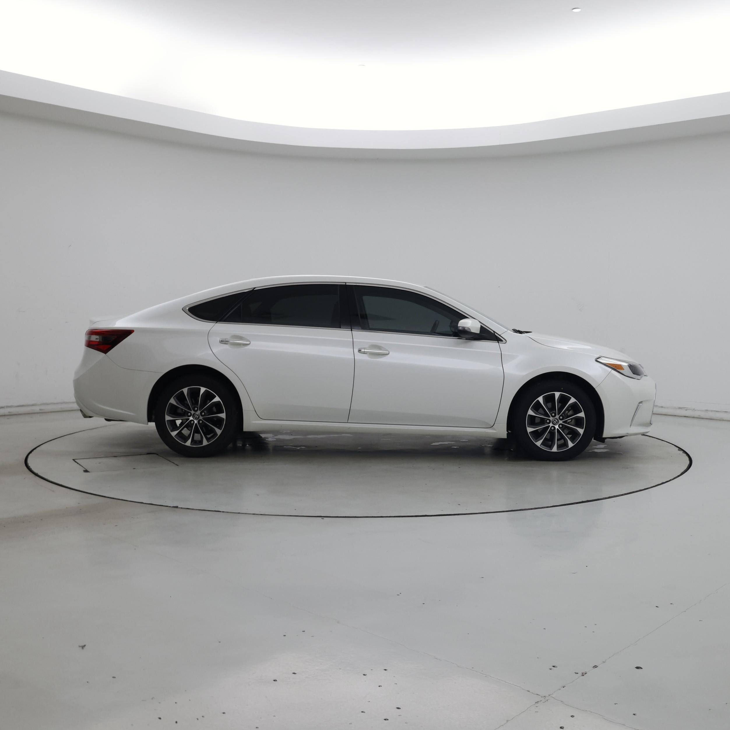Thumbnail: 2016 Toyota Avalon - 7