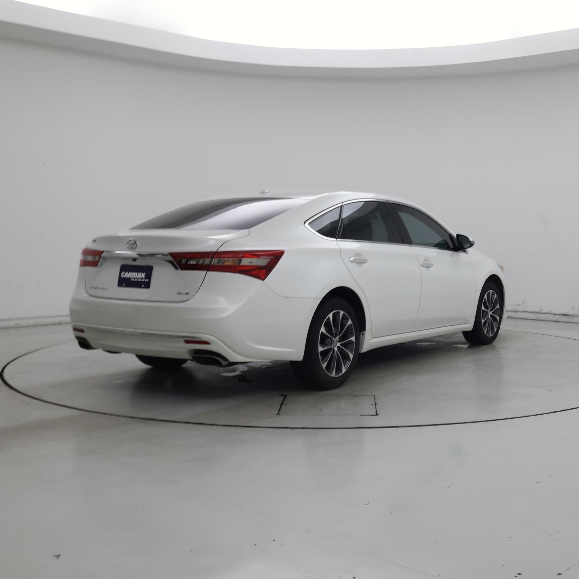 Thumbnail: 2016 Toyota Avalon - 8