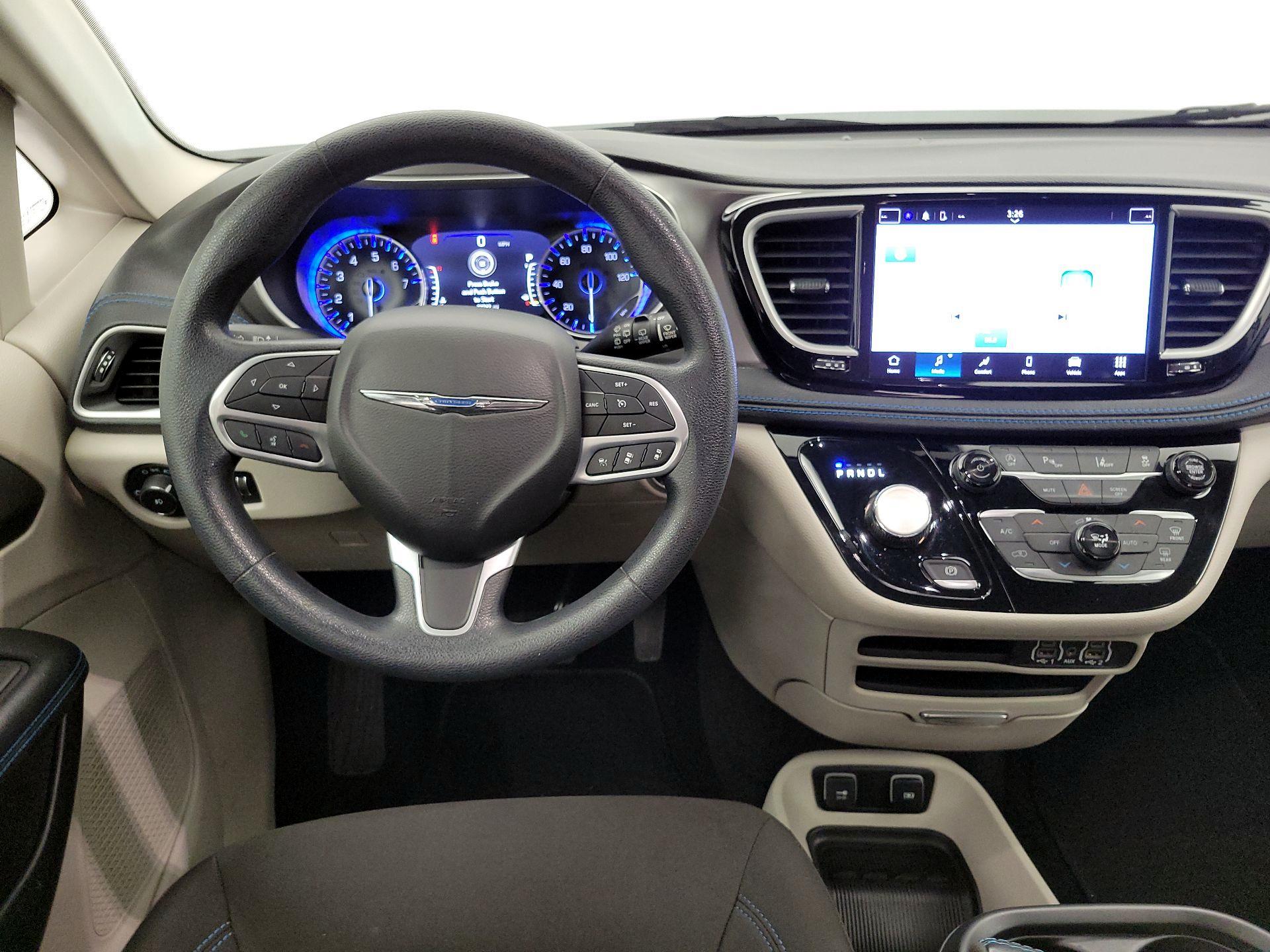 Thumbnail: 2021 Chrysler Pacifica - 10