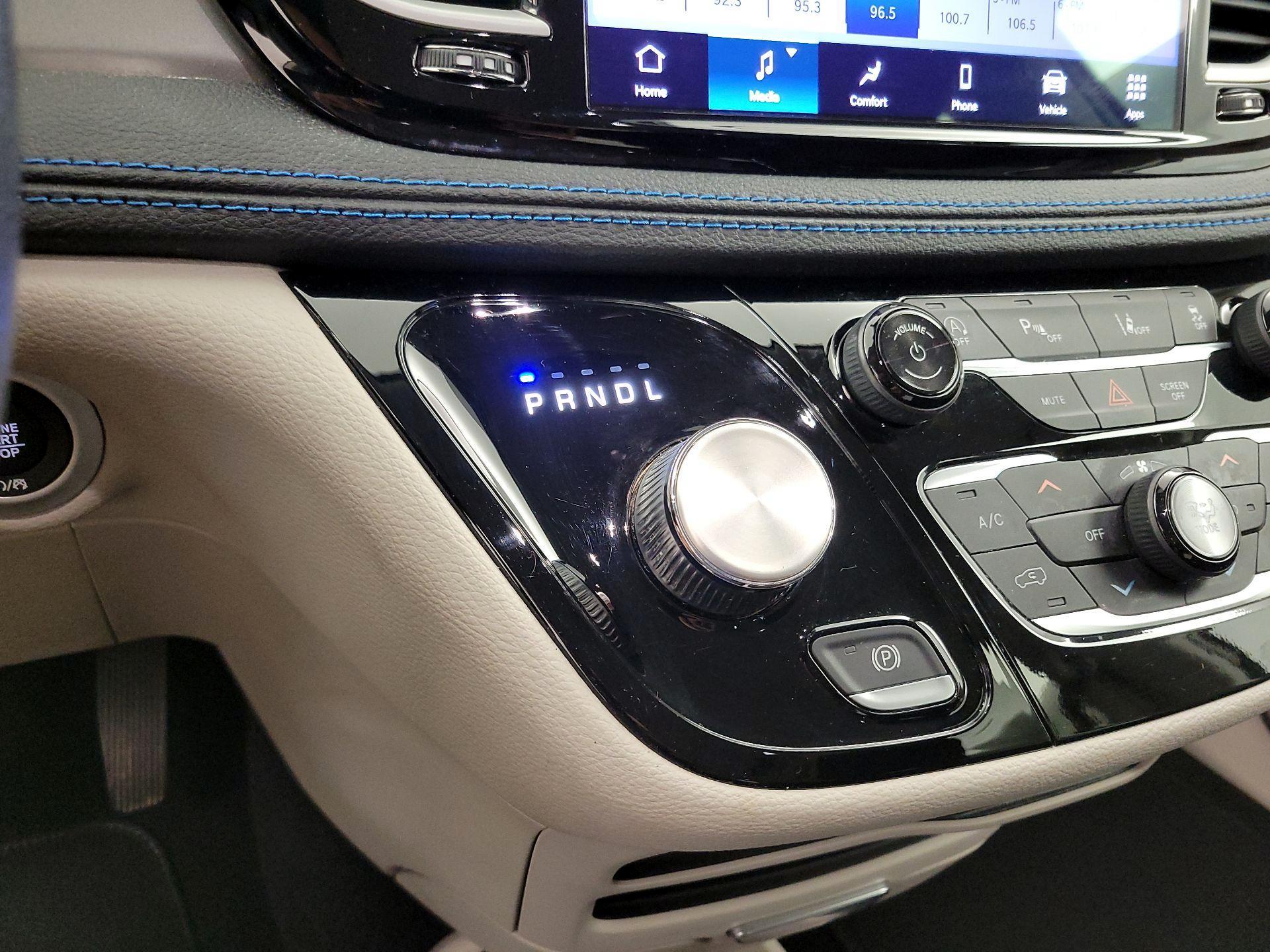 Thumbnail: 2021 Chrysler Pacifica - 17
