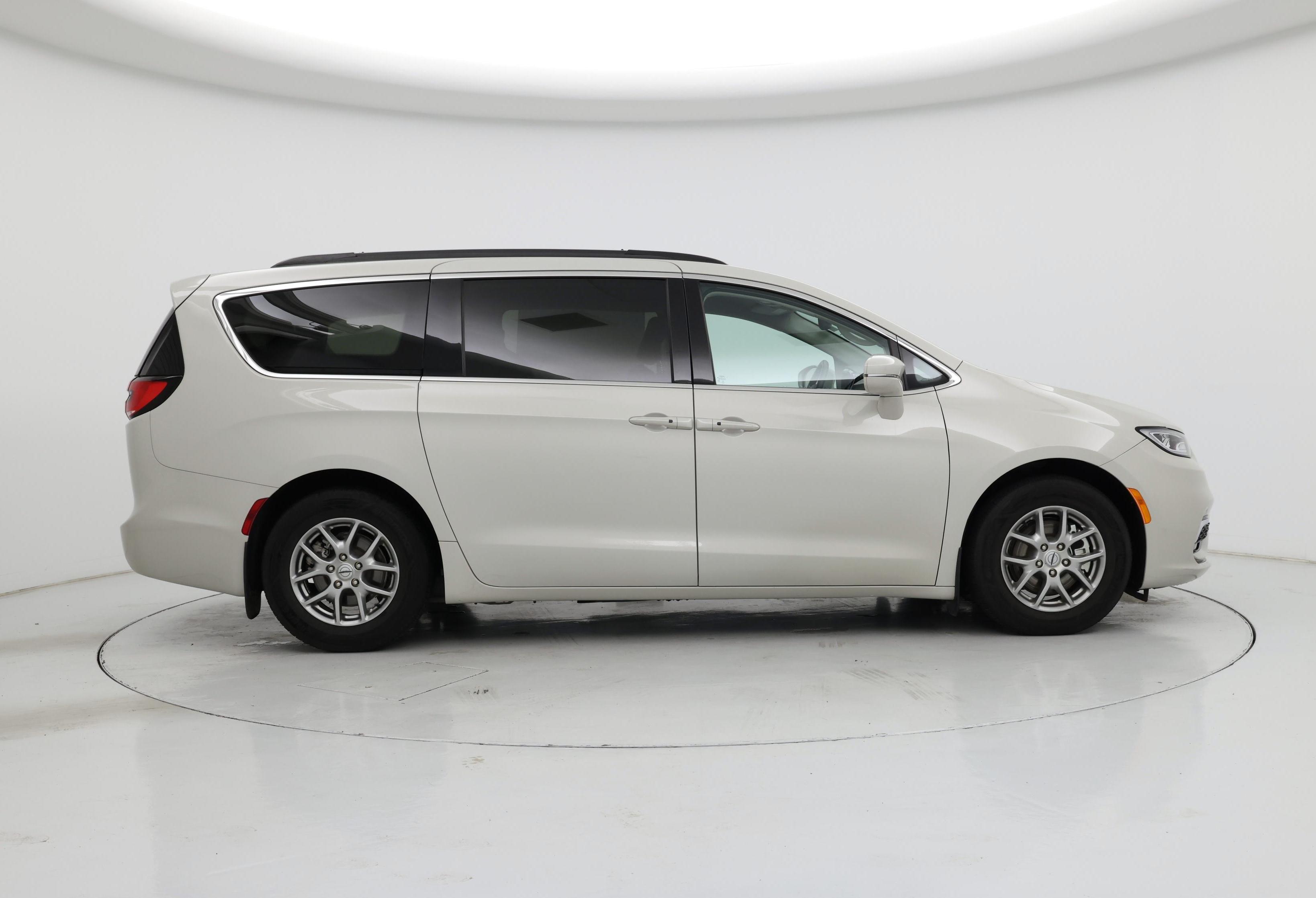 Thumbnail: 2021 Chrysler Pacifica - 7