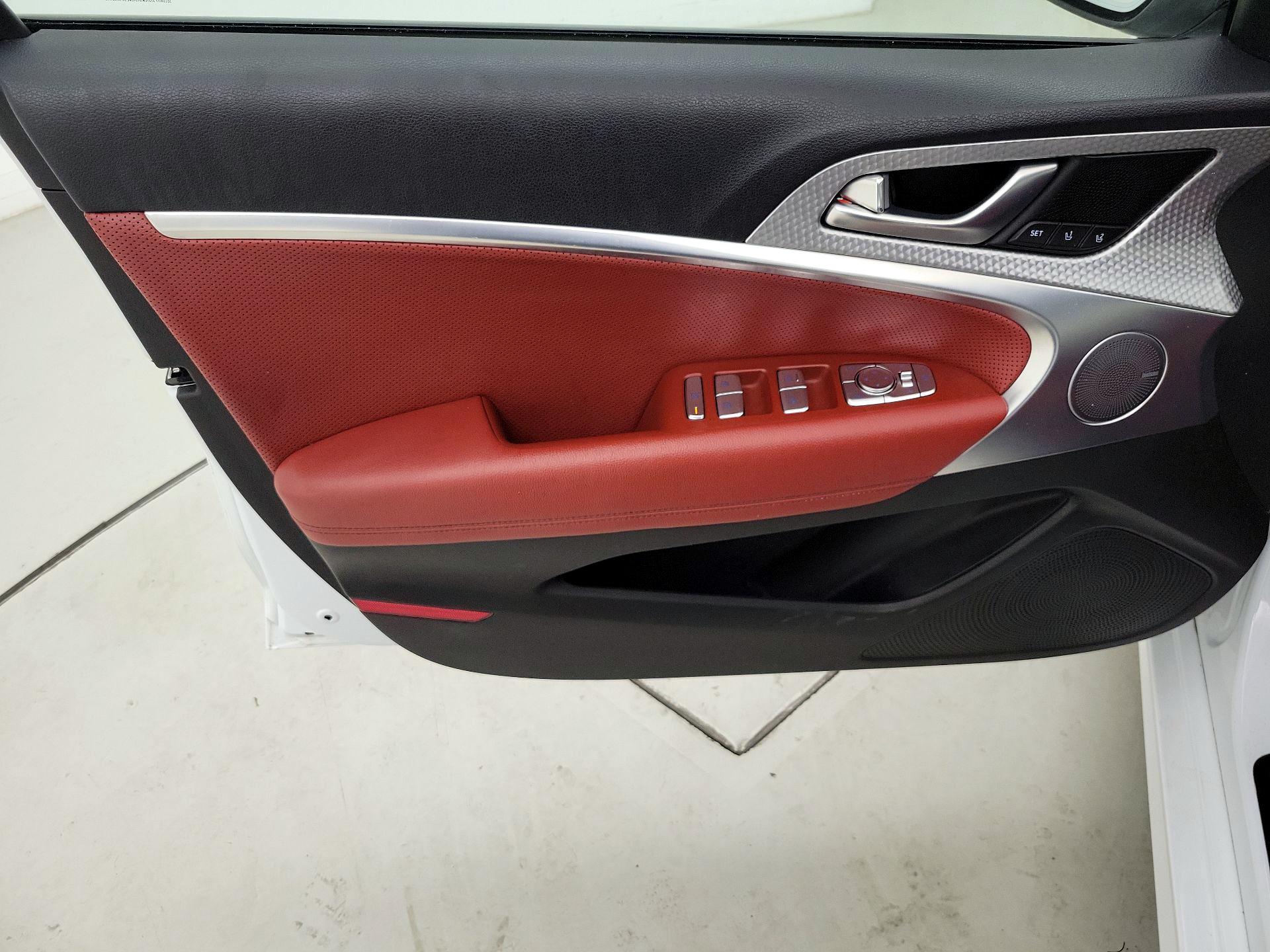 Thumbnail: 2023 Genesis G70 - 12
