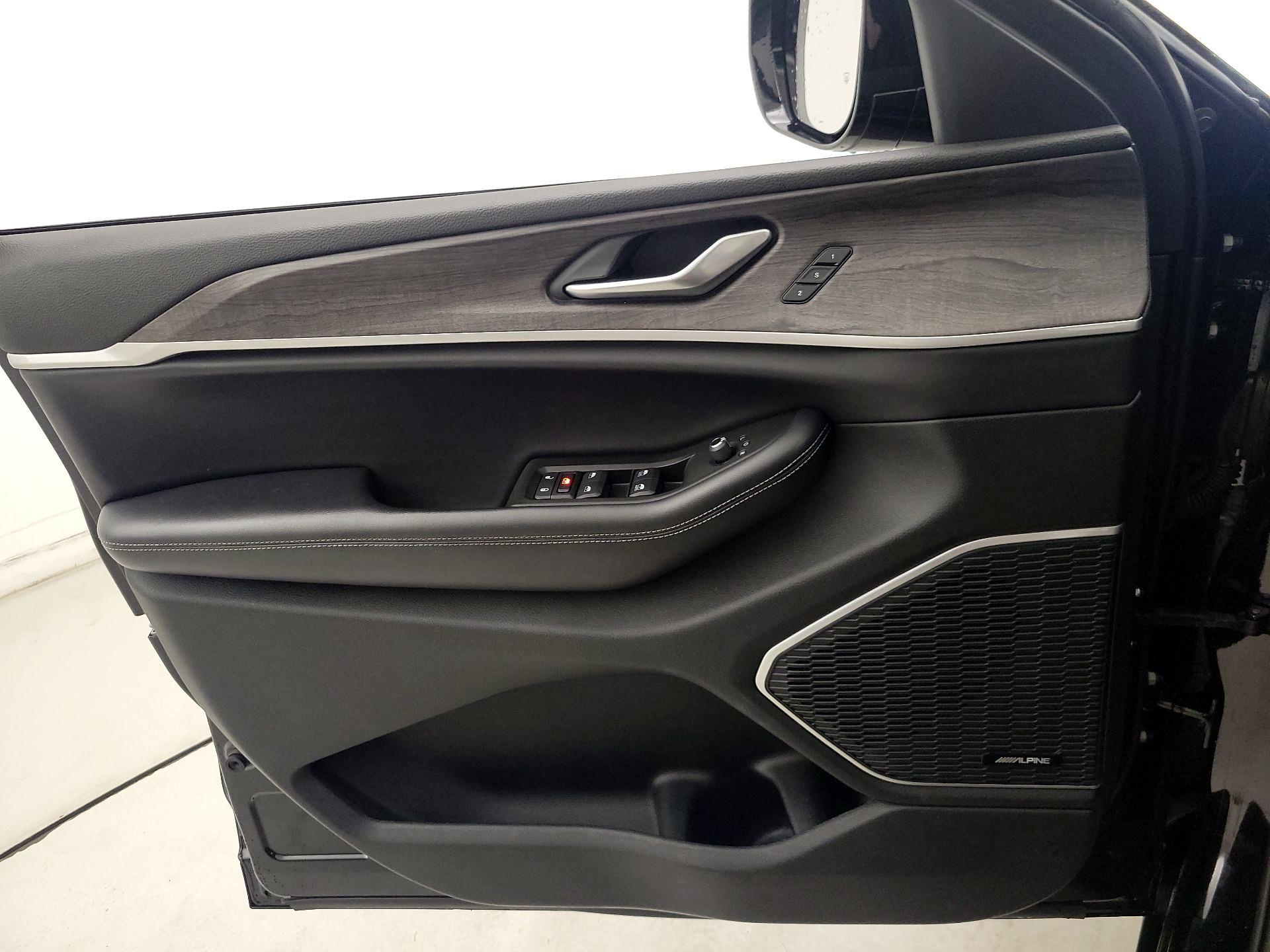 Thumbnail: 2021 Jeep Grand Cherokee L - 12