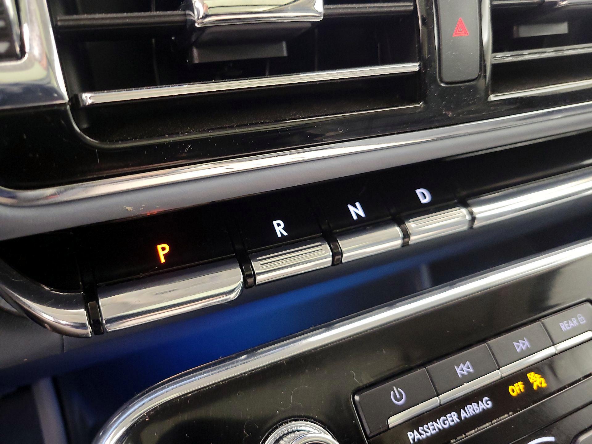 Thumbnail: 2021 Lincoln Navigator L - 18