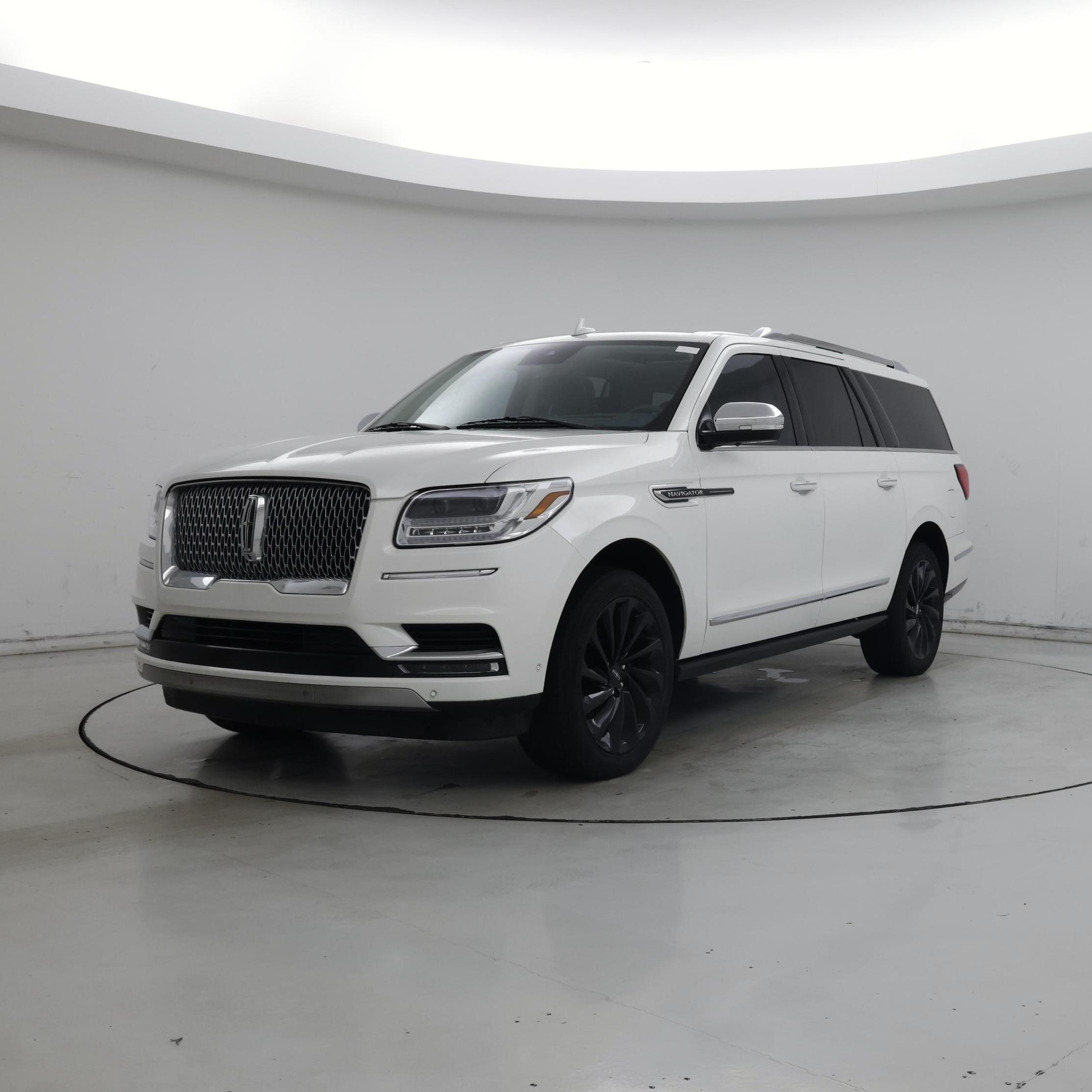 Thumbnail: 2021 Lincoln Navigator L - 4