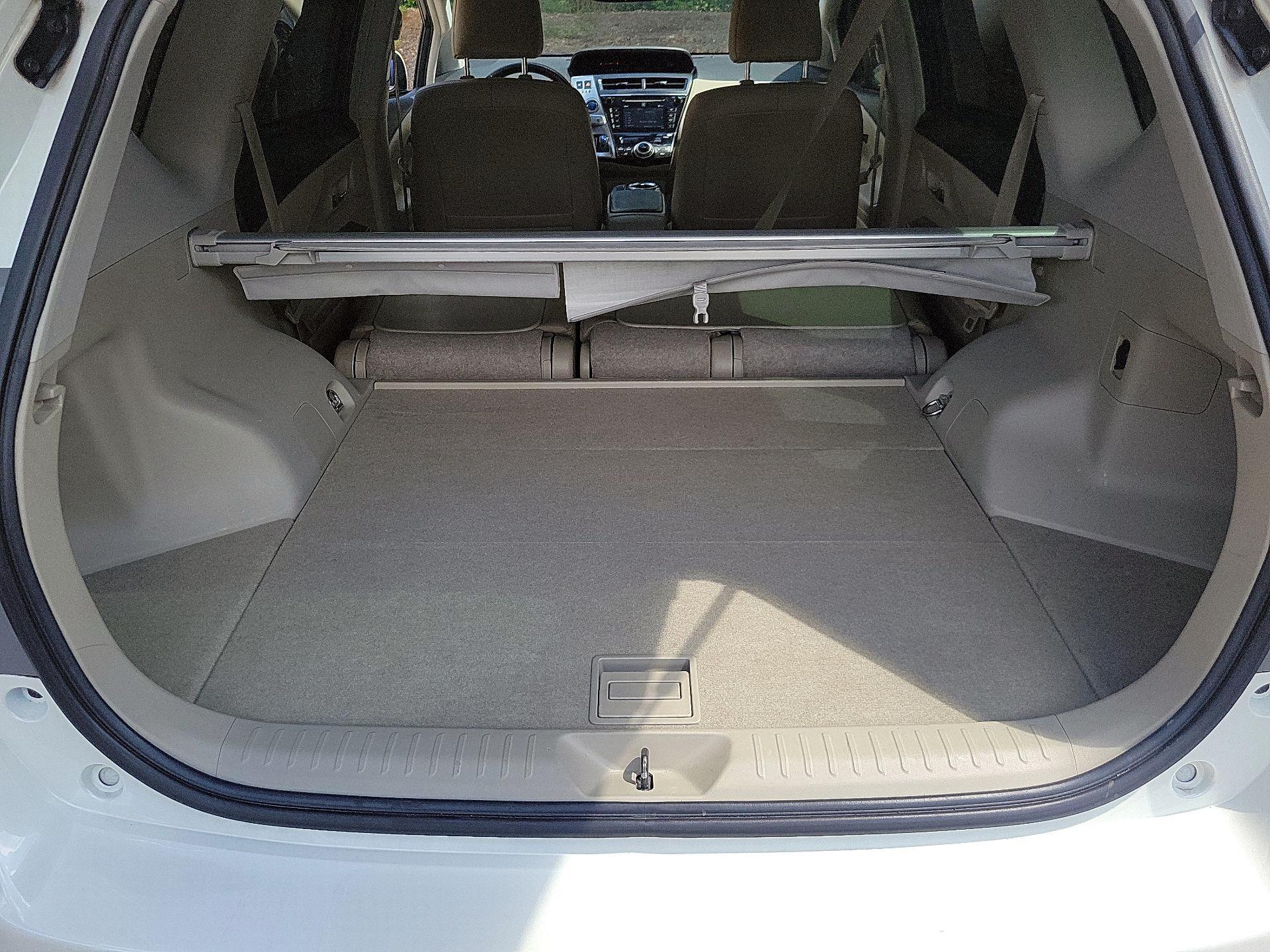 Thumbnail: 2015 Toyota Prius v - 20