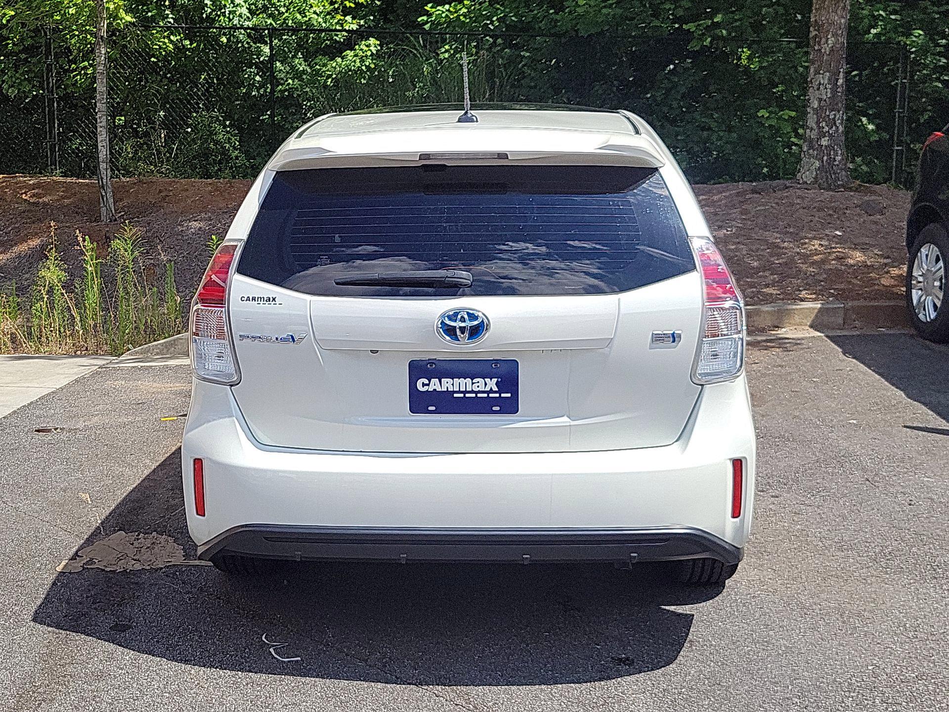 Thumbnail: 2015 Toyota Prius v - 6