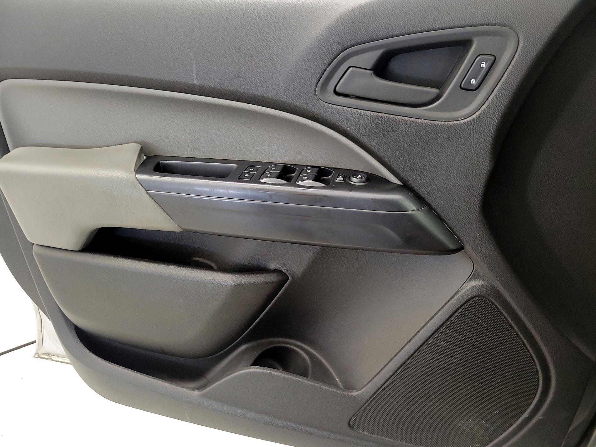 Thumbnail: 2016 Chevrolet Colorado - 12