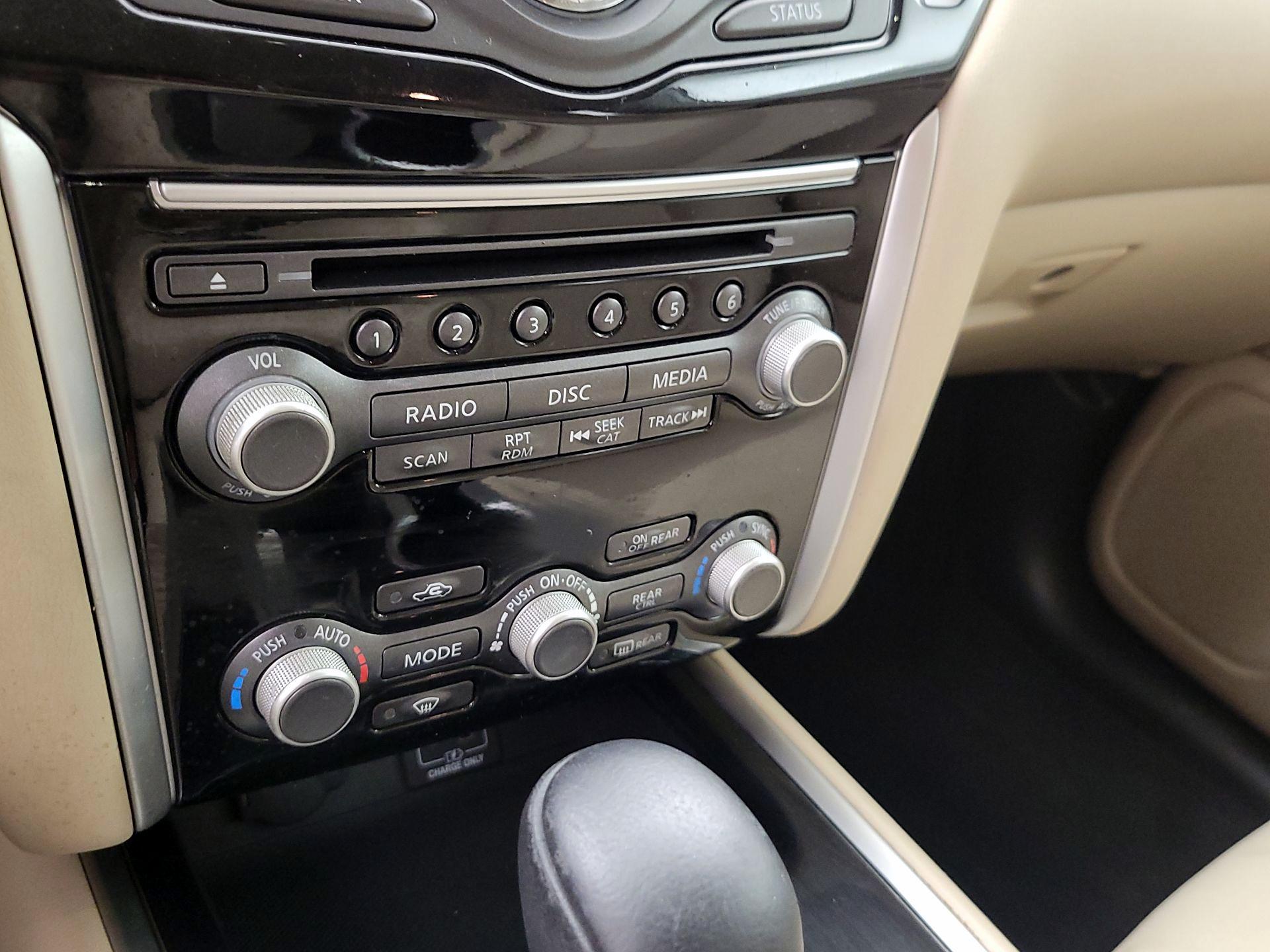 Thumbnail: 2019 Nissan Pathfinder - 16