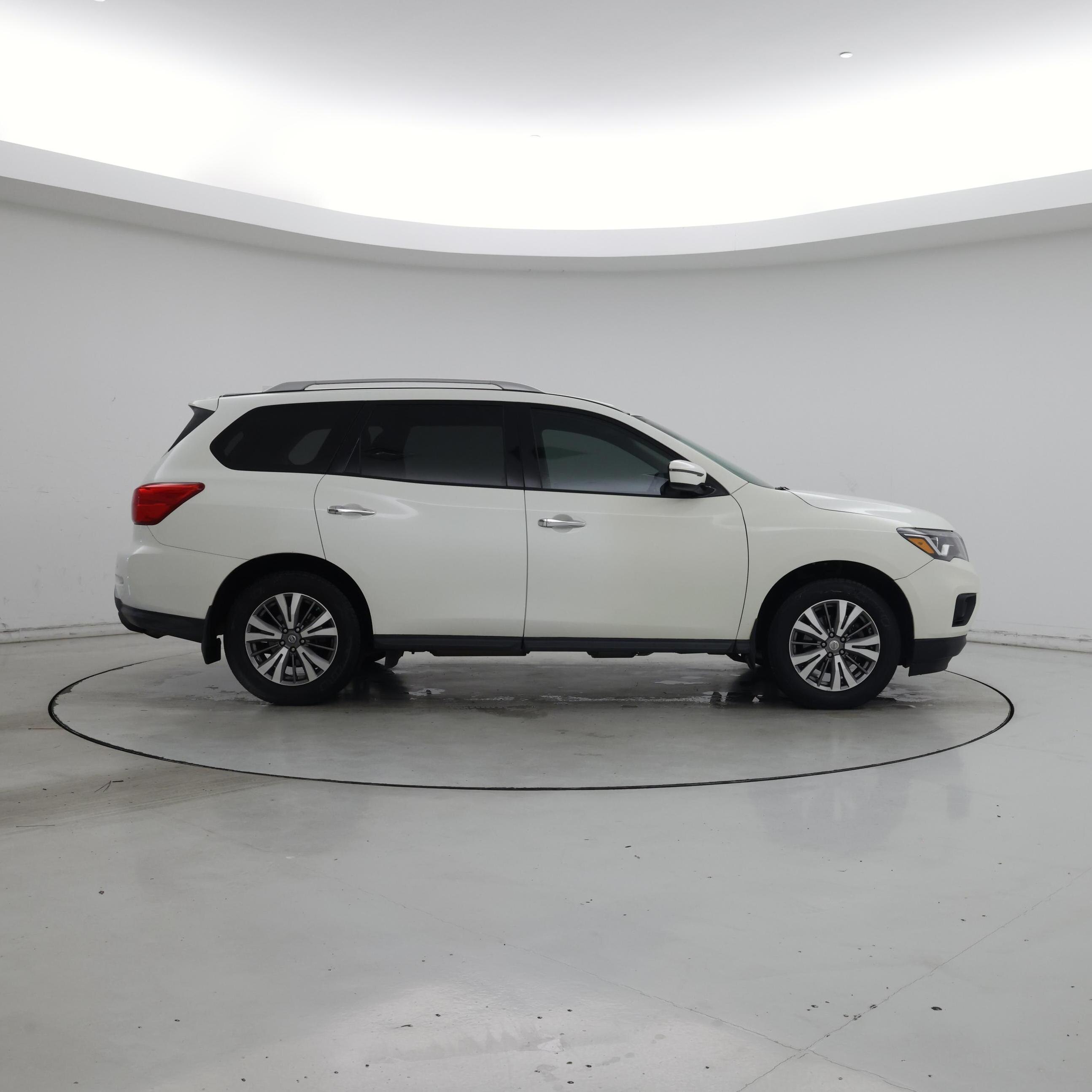 Thumbnail: 2019 Nissan Pathfinder - 7