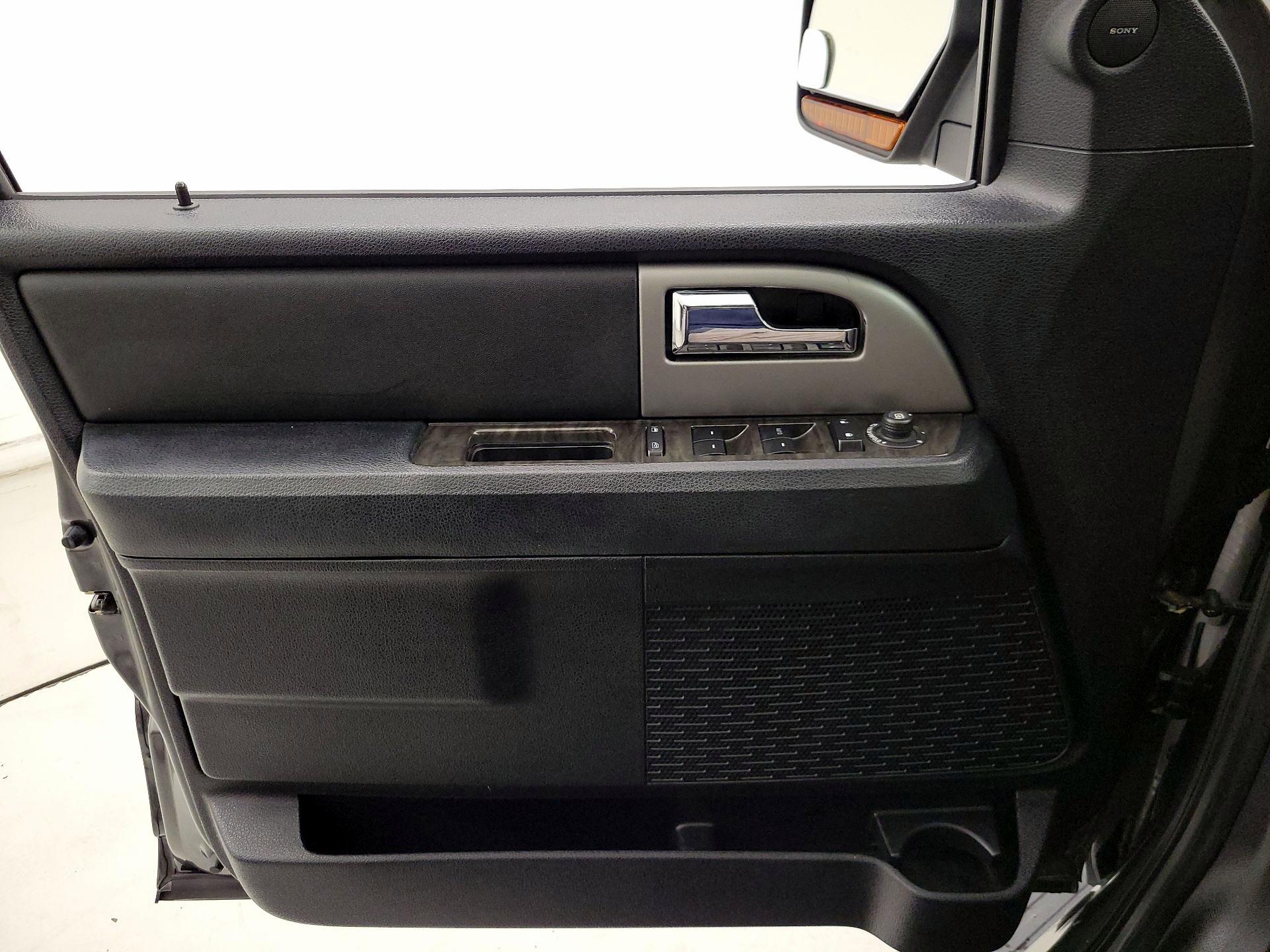 Thumbnail: 2016 Ford Expedition - 12
