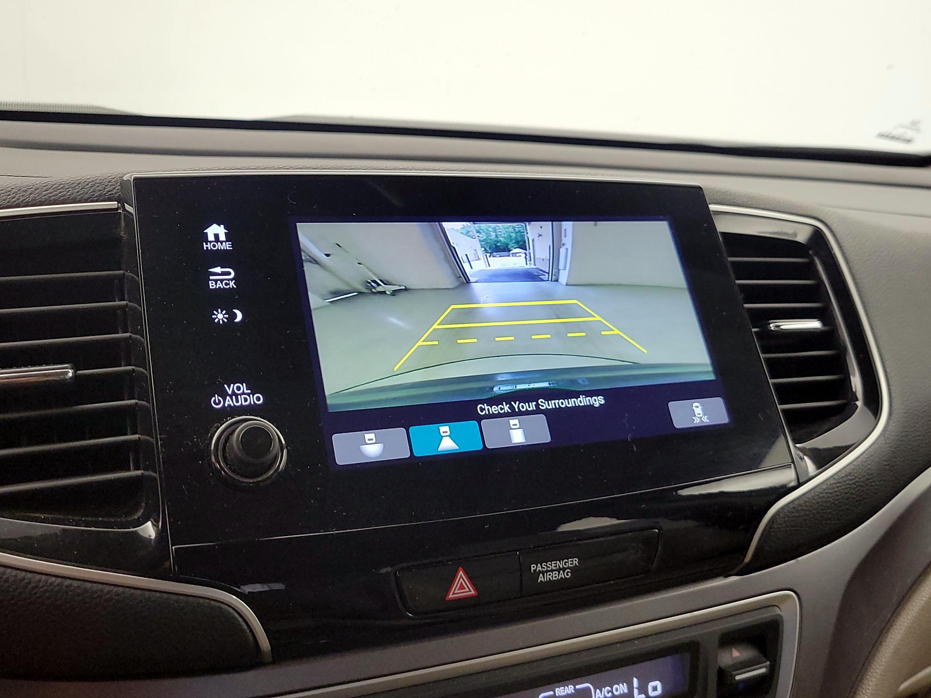 Thumbnail: 2019 Honda Pilot - 14
