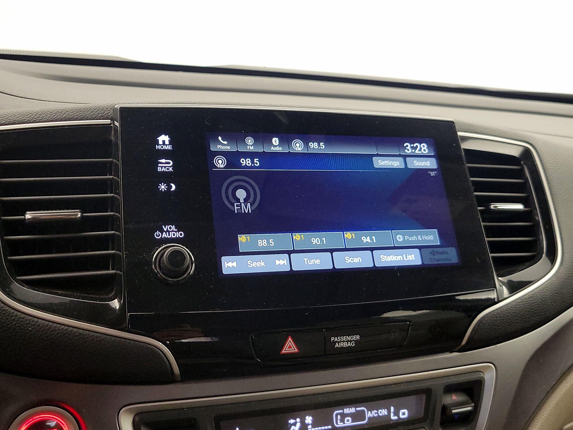 Thumbnail: 2019 Honda Pilot - 15