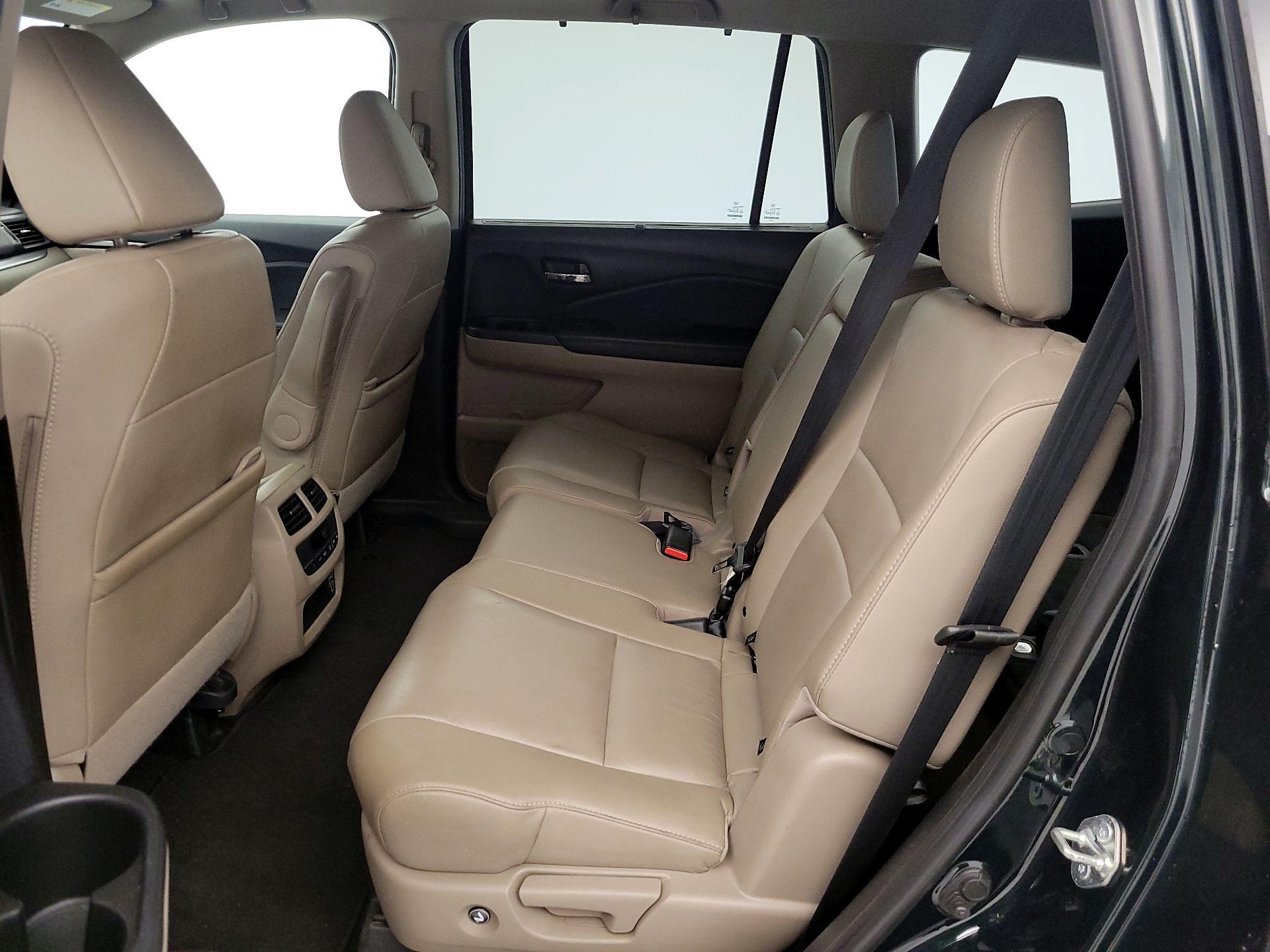 Thumbnail: 2019 Honda Pilot - 20