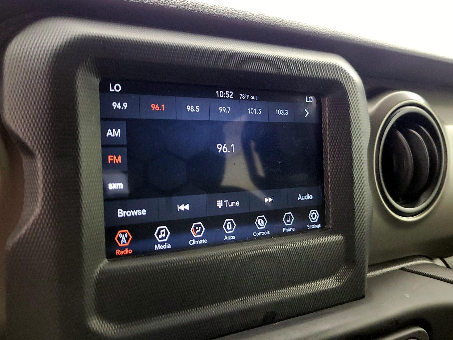 Thumbnail: 2021 Jeep Gladiator - 15