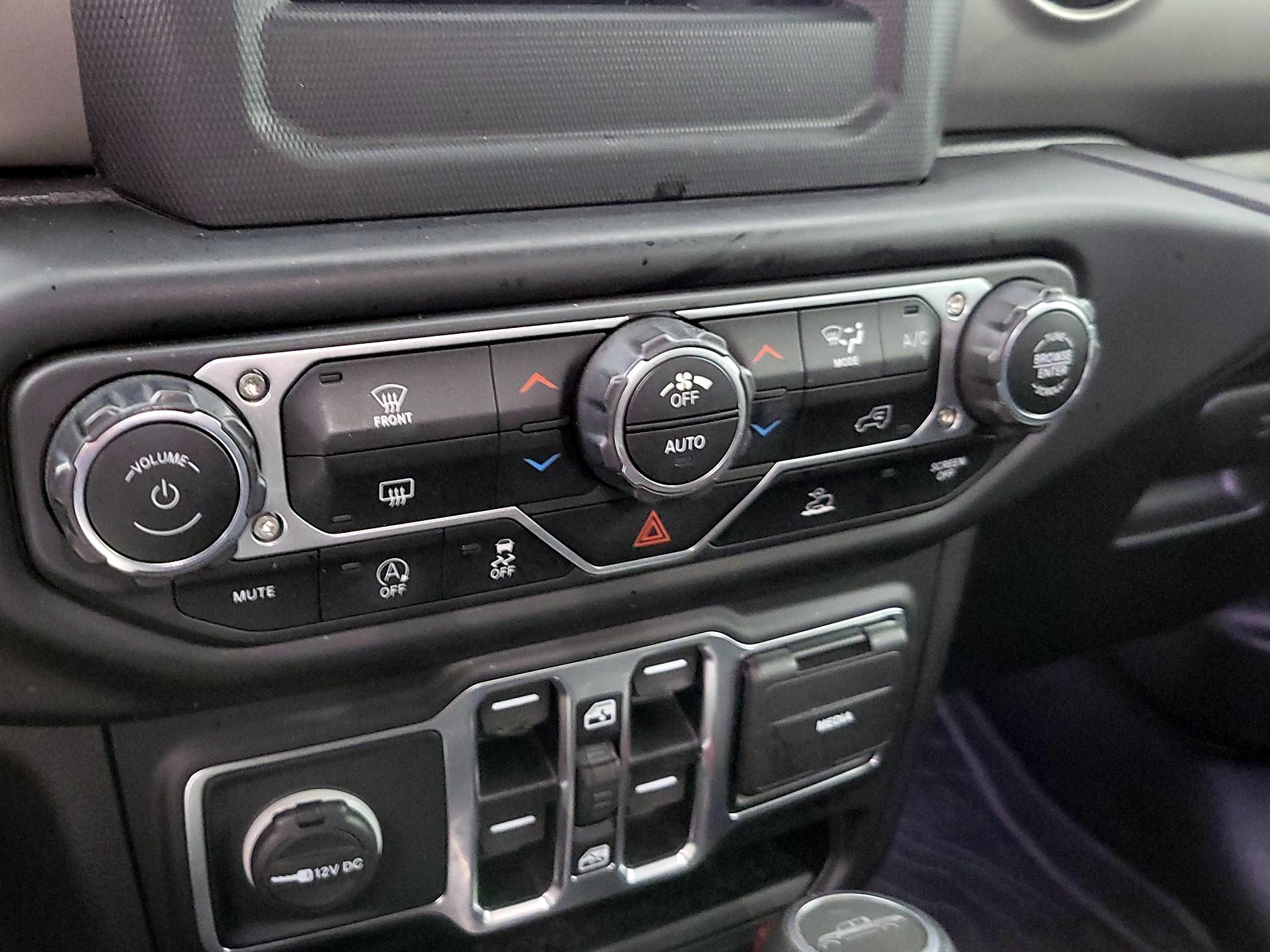 Thumbnail: 2021 Jeep Gladiator - 16