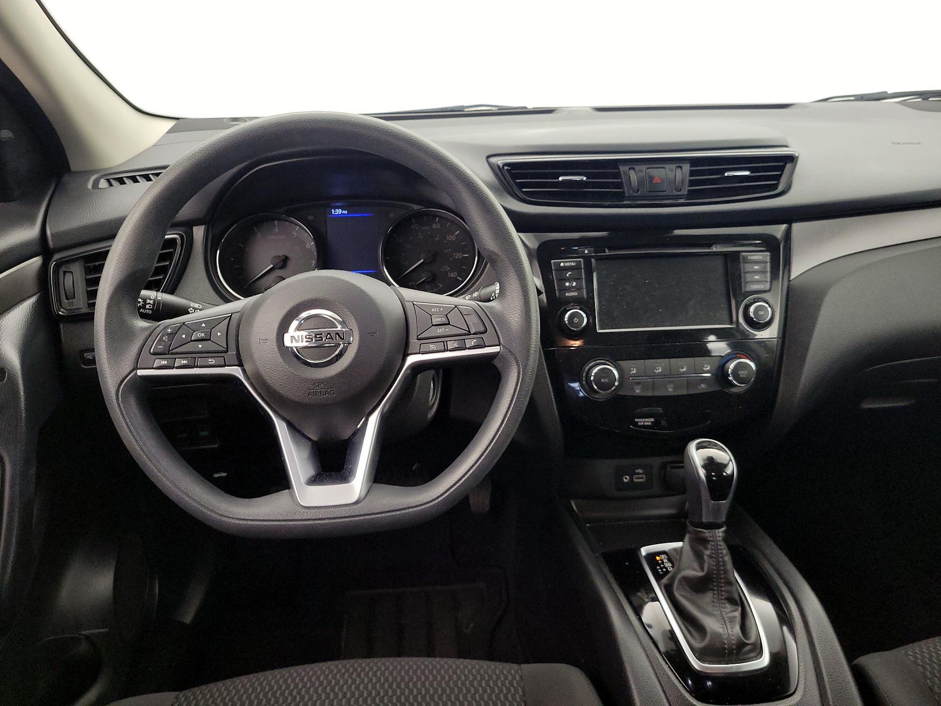 Thumbnail: 2020 Nissan Rogue Sport - 10