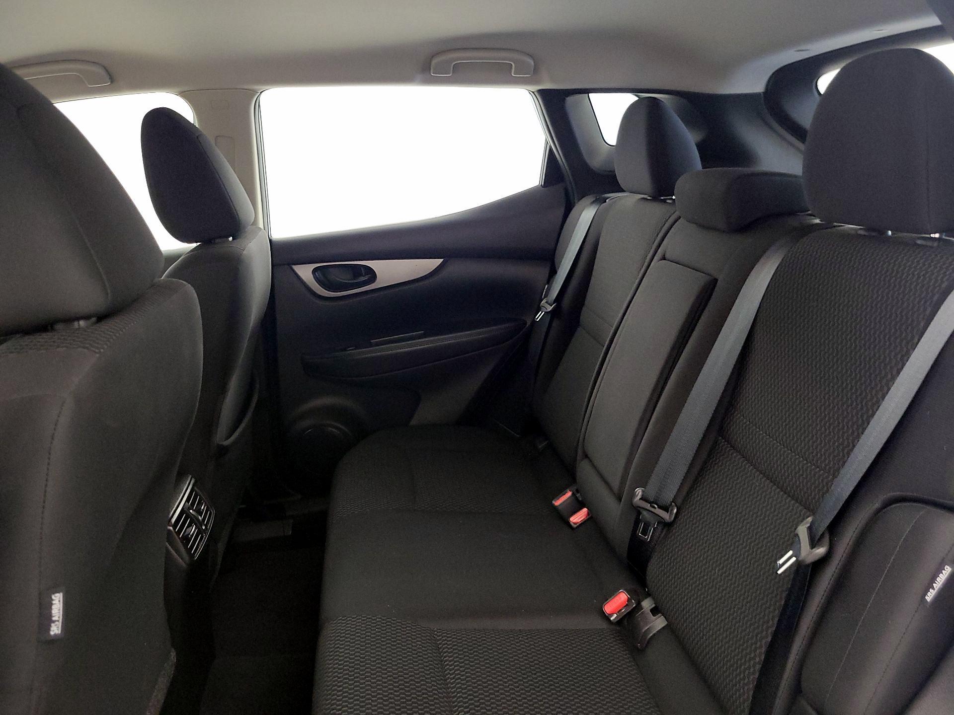 Thumbnail: 2020 Nissan Rogue Sport - 19