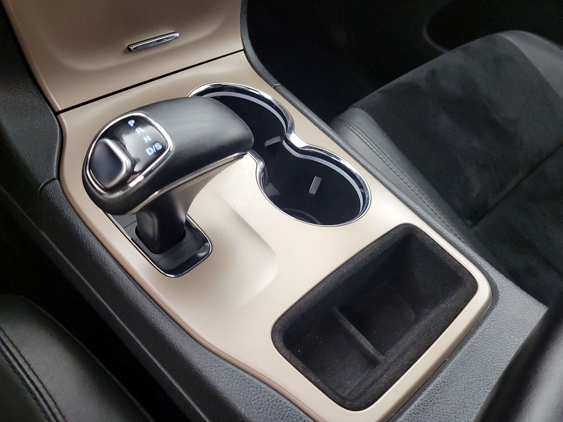 Thumbnail: 2015 Jeep Grand Cherokee - 16