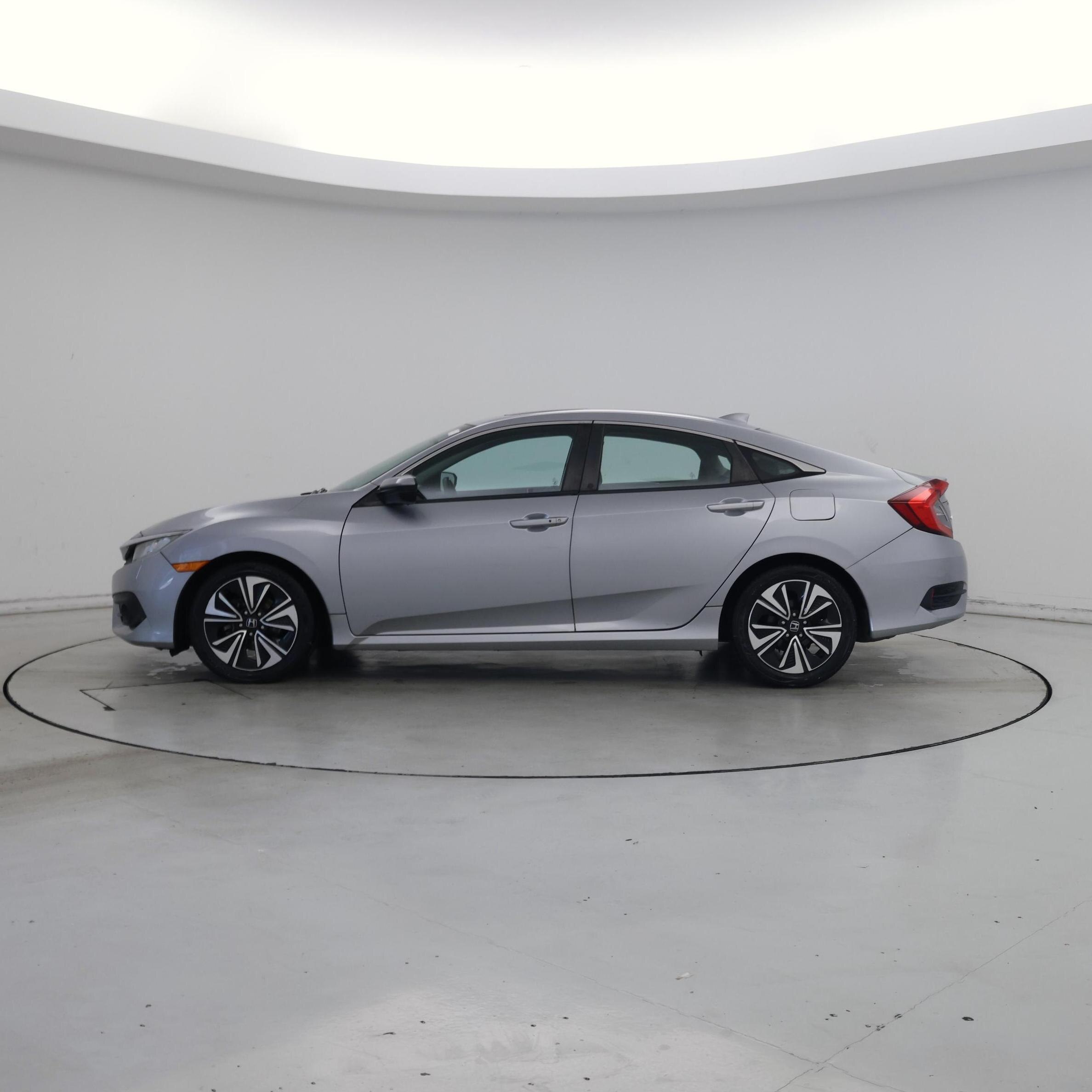Thumbnail: 2016 Honda Civic - 3