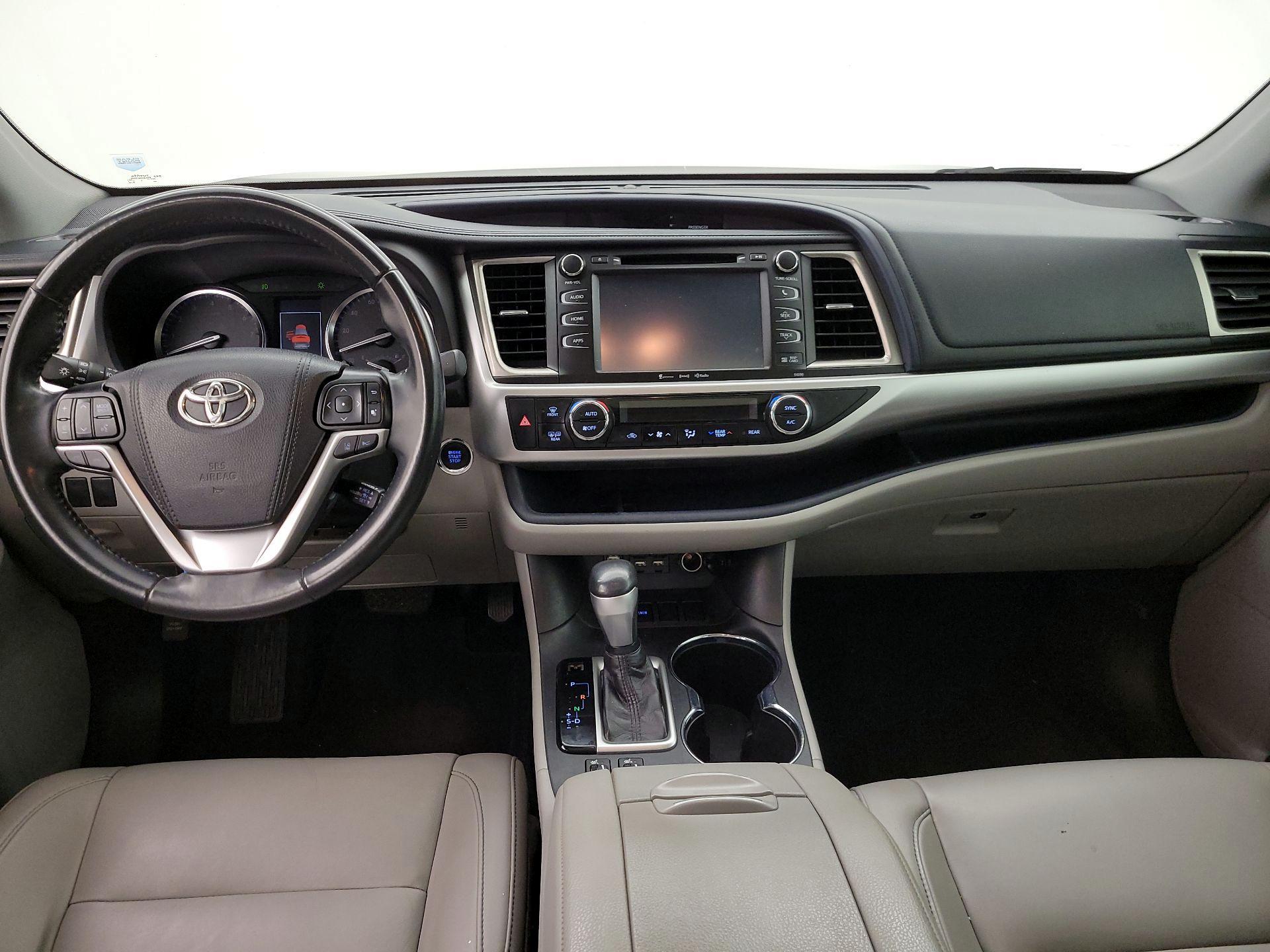 Thumbnail: 2019 Toyota Highlander - 9