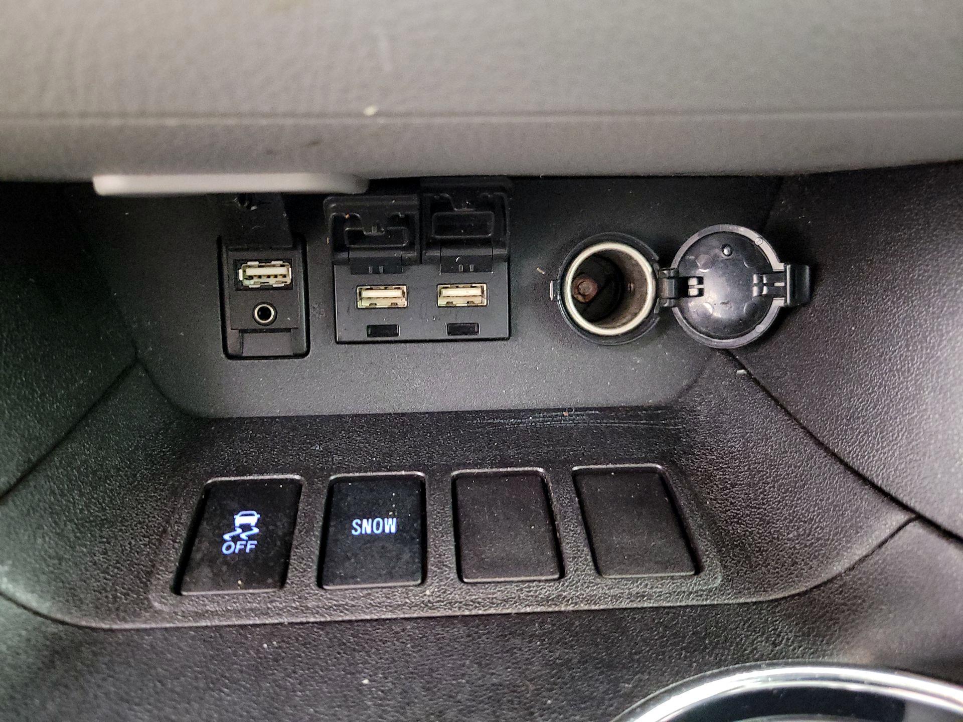 Thumbnail: 2019 Toyota Highlander - 18