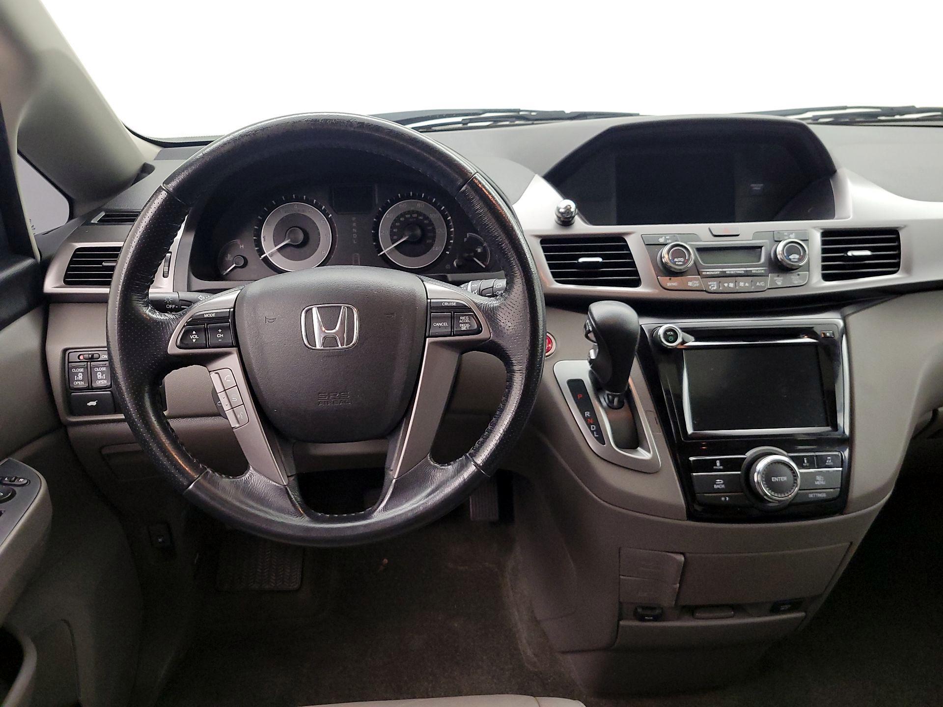 Thumbnail: 2015 Honda Odyssey - 10