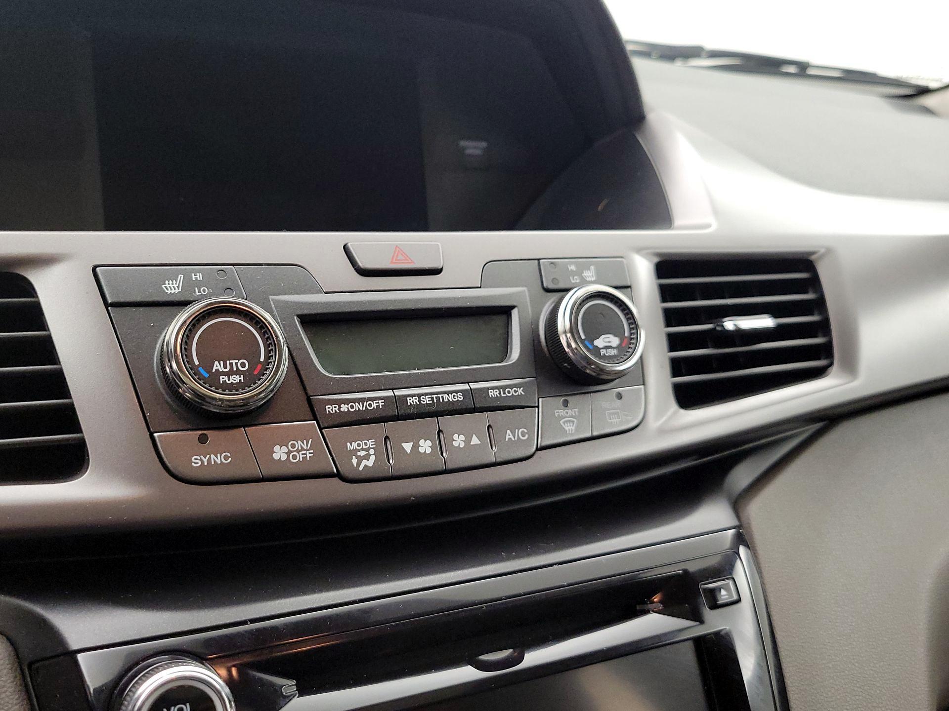 Thumbnail: 2015 Honda Odyssey - 16
