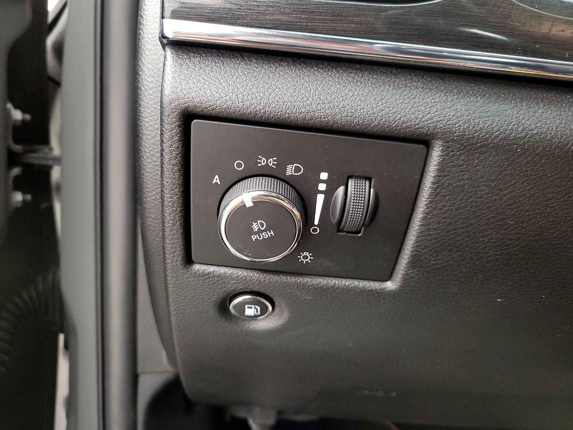 Thumbnail: 2020 Jeep Grand Cherokee - 13