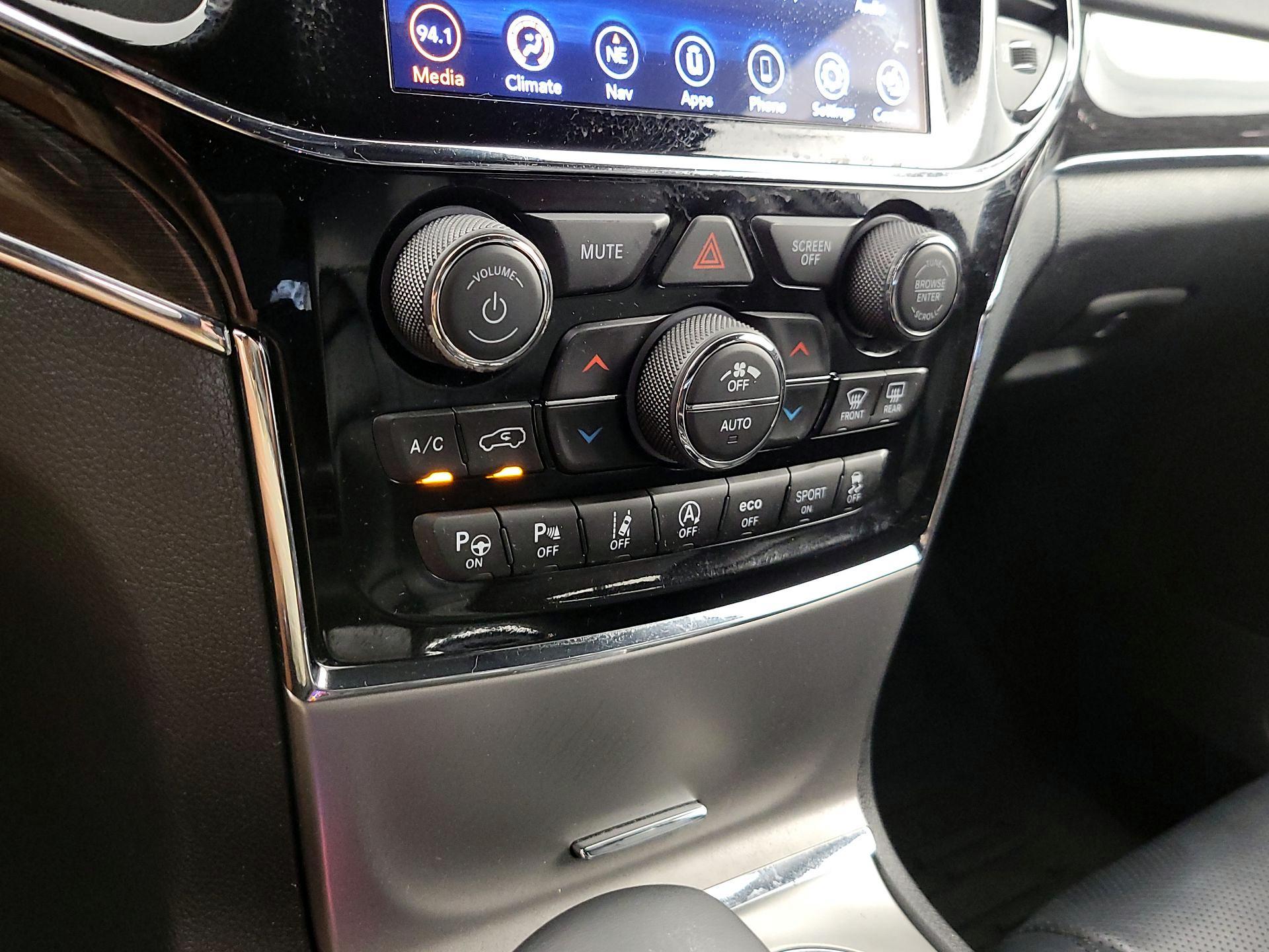 Thumbnail: 2020 Jeep Grand Cherokee - 17
