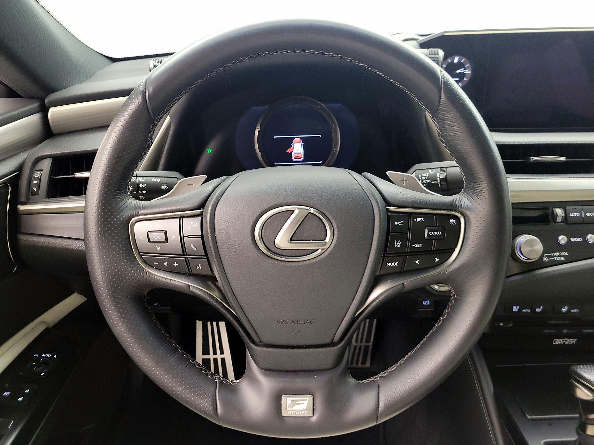 Thumbnail: 2021 Lexus ES - 10