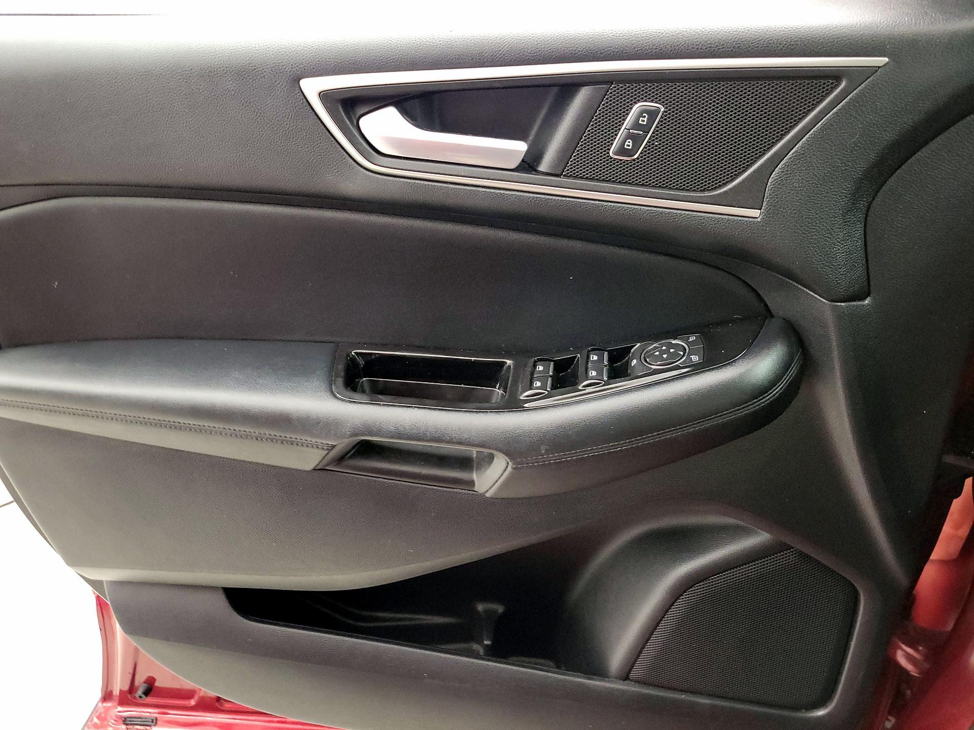 Thumbnail: 2015 Ford Edge - 12