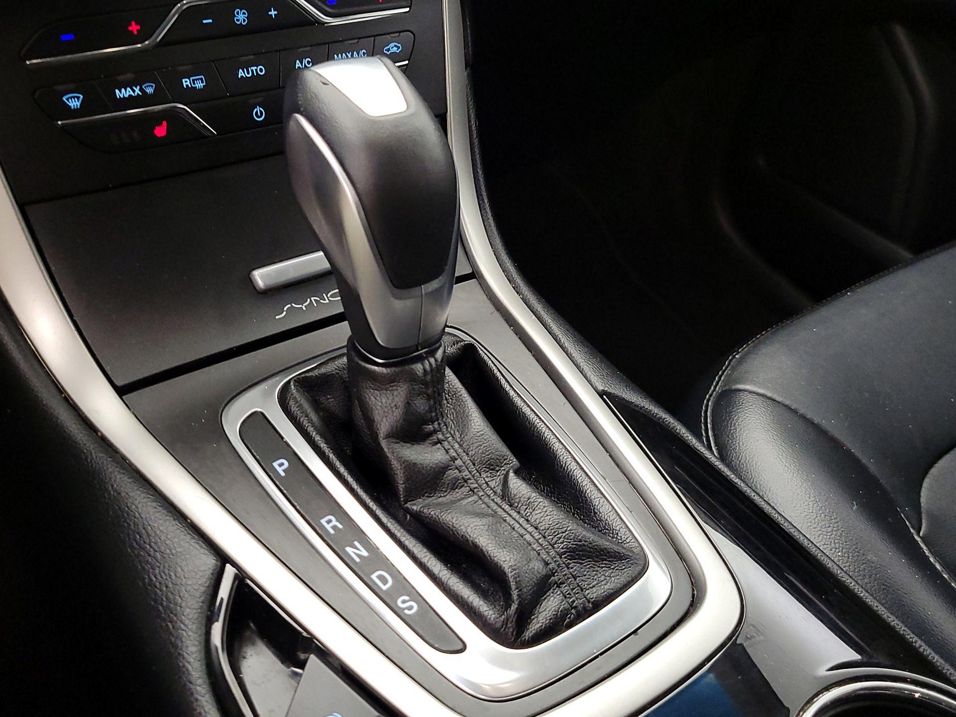 Thumbnail: 2015 Ford Edge - 17