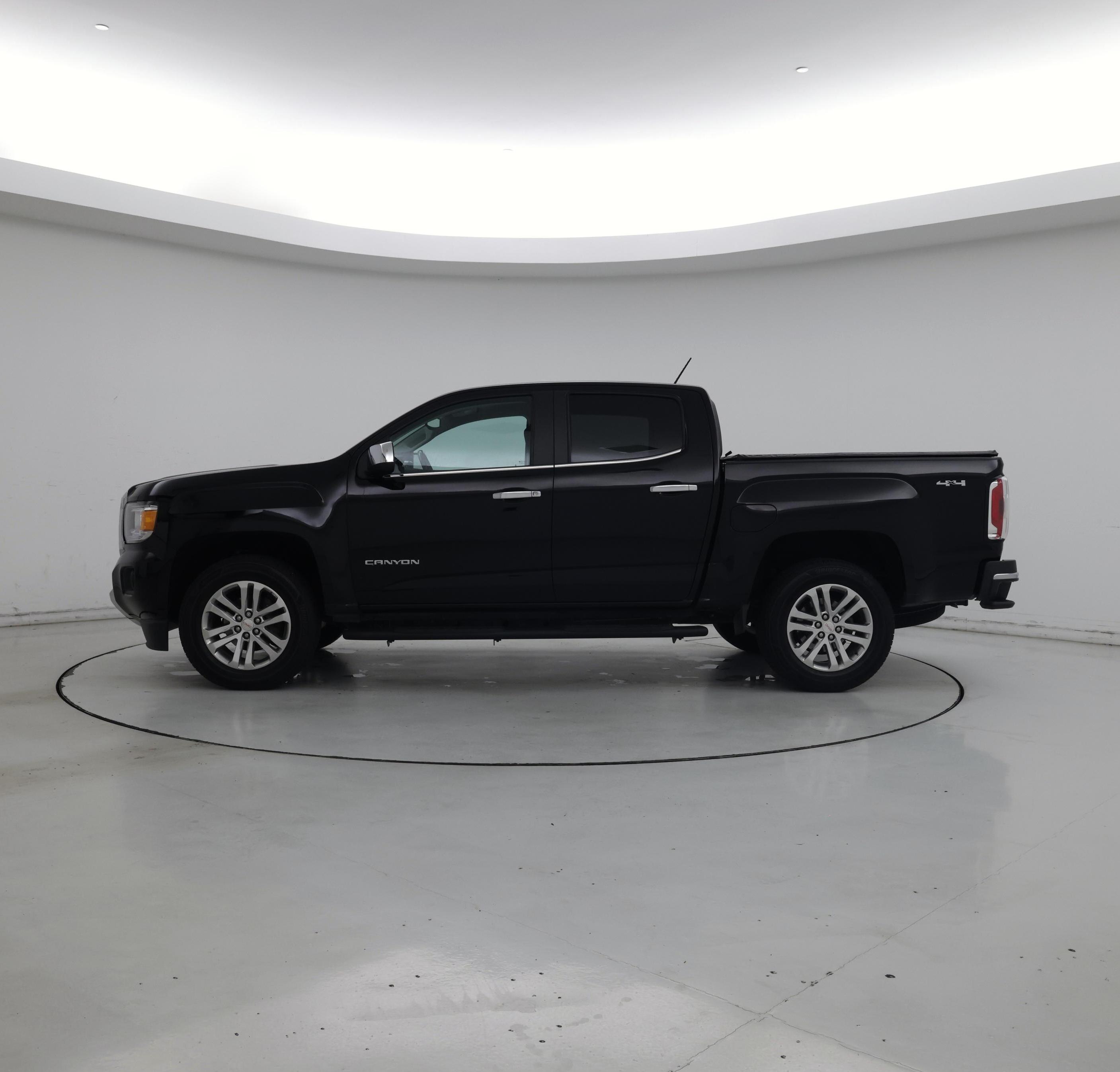 Thumbnail: 2018 GMC Canyon - 3