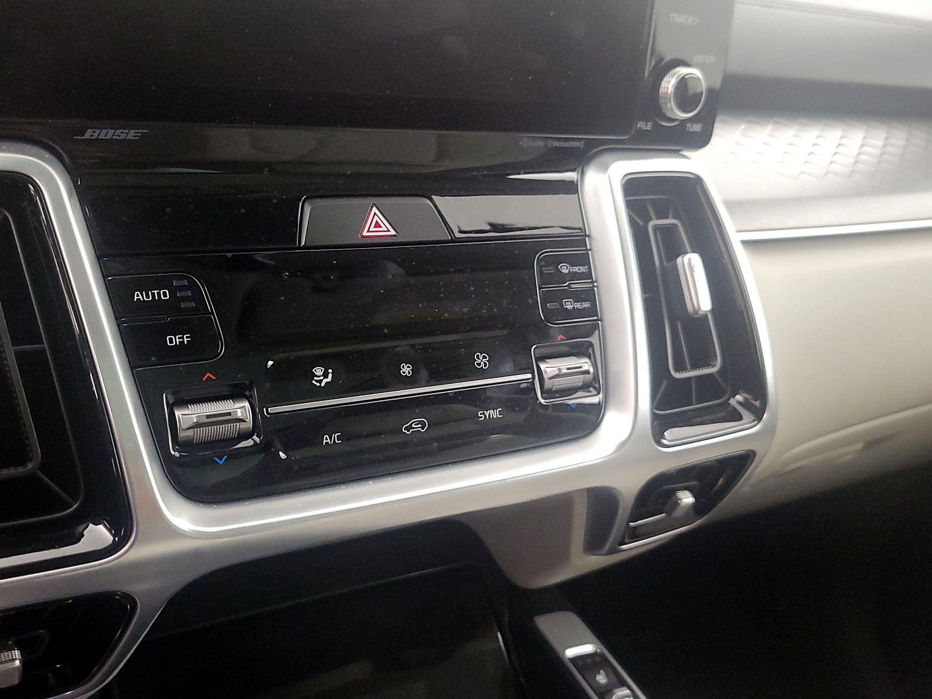 Thumbnail: 2021 Kia Sorento - 17