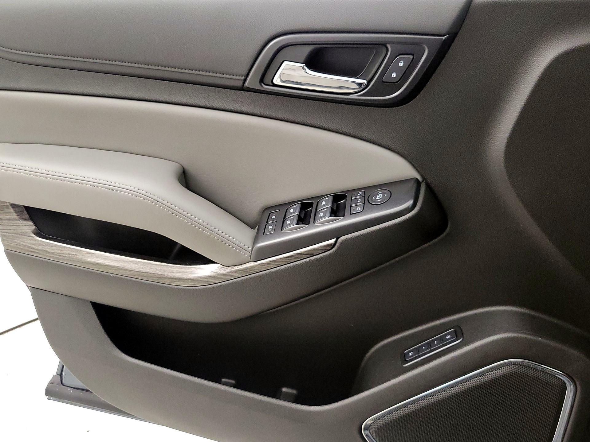 Thumbnail: 2020 Chevrolet Suburban - 12