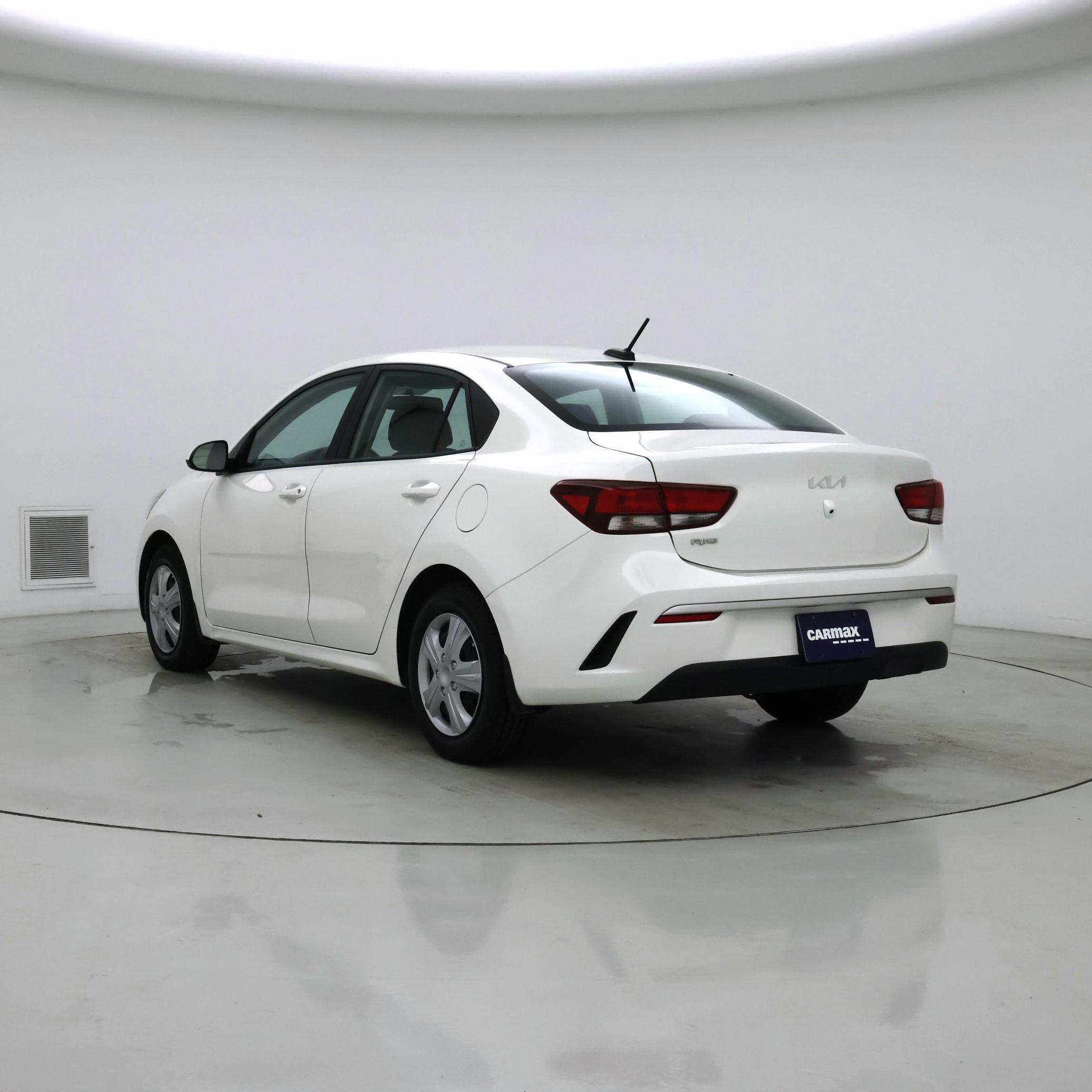 Thumbnail: 2022 Kia Rio - 2