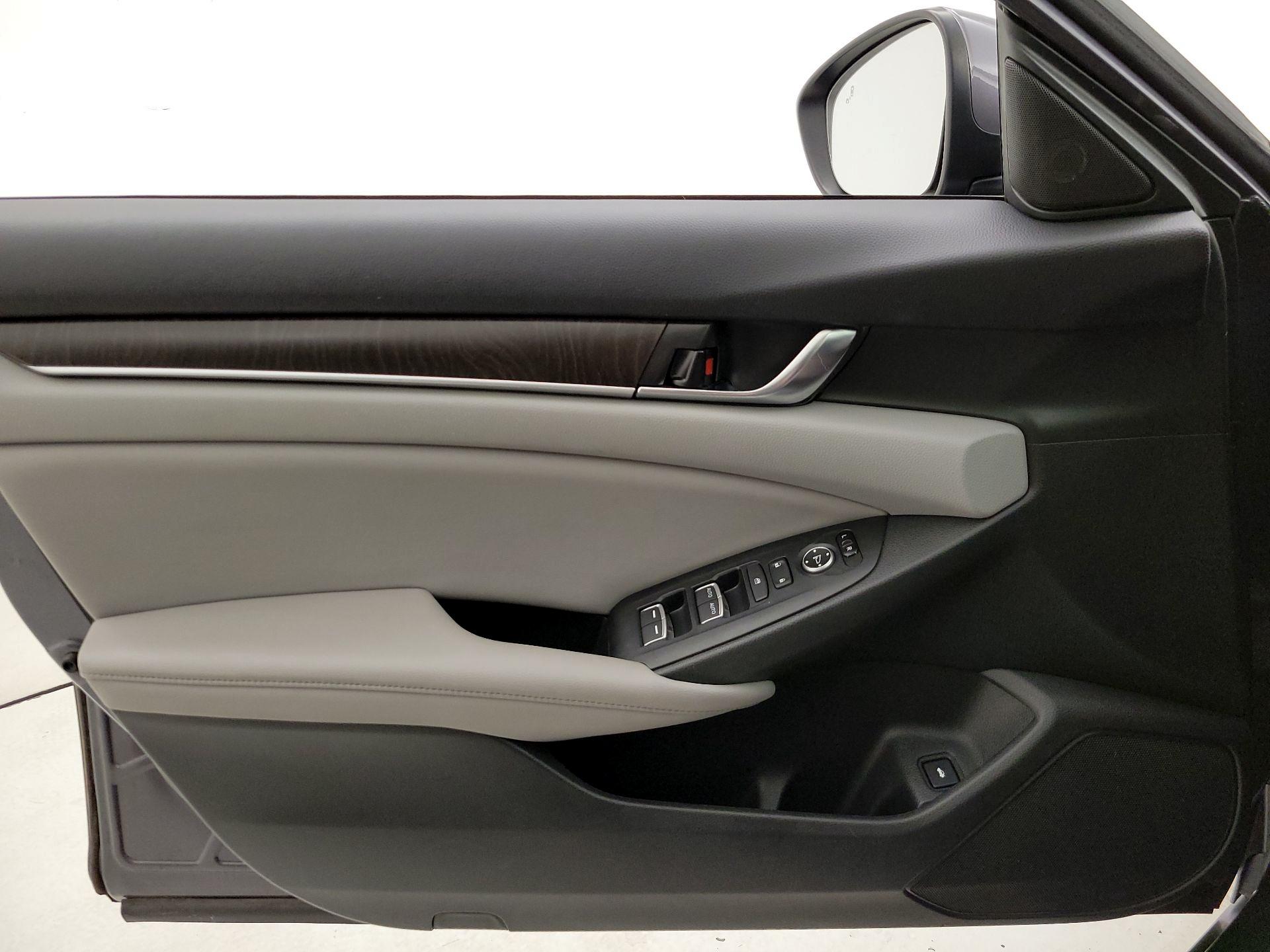 Thumbnail: 2018 Honda Accord - 12