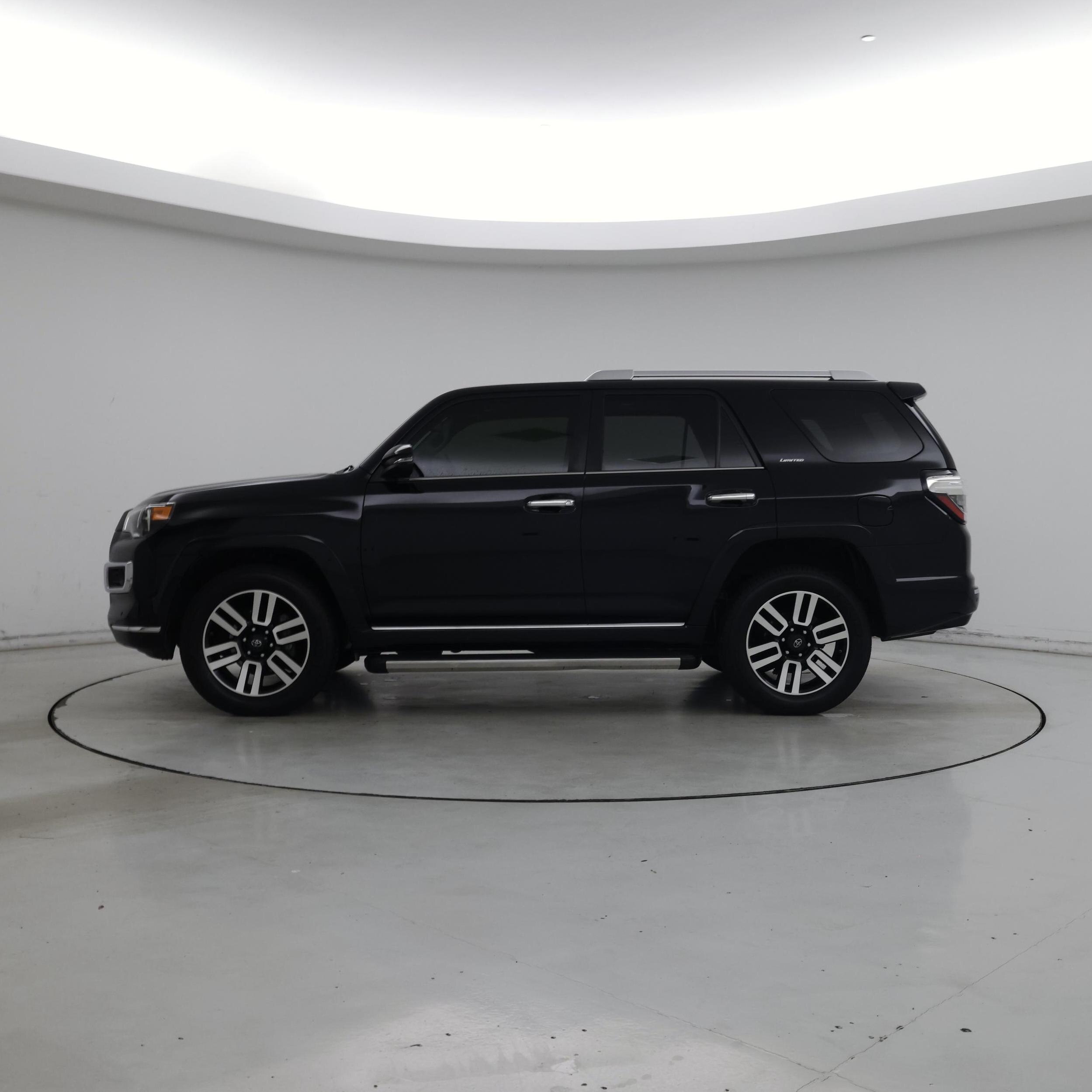 Thumbnail: 2019 Toyota 4Runner - 3