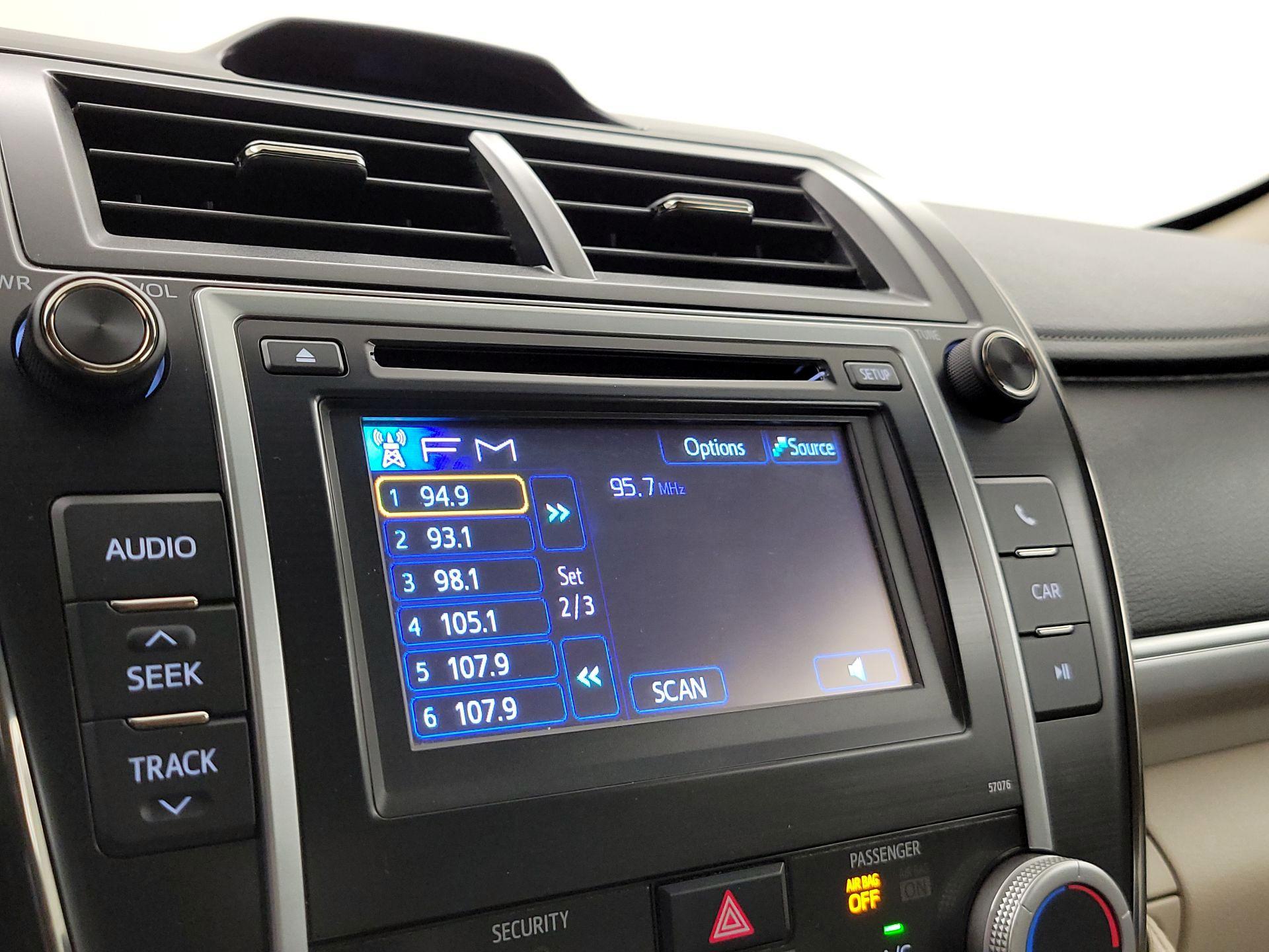 Thumbnail: 2013 Toyota Camry - 14